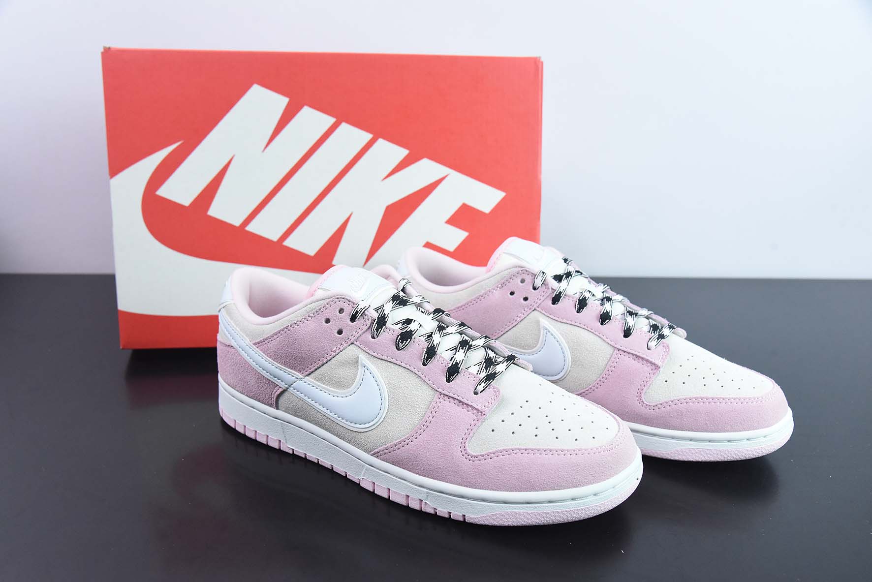 Nike Dunk Low SB 低帮滑板鞋/粉色 灰白粉 货号：DV3054-600
