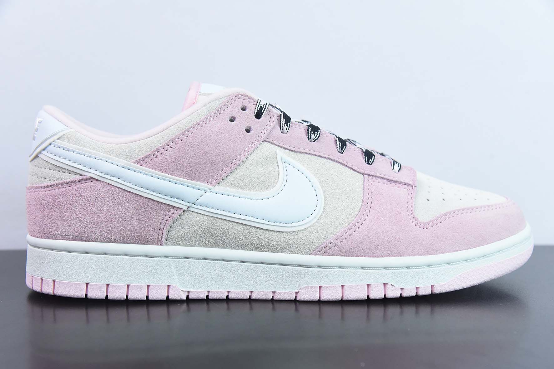 Nike Dunk Low SB 低帮滑板鞋/粉色 灰白粉 货号：DV3054-600