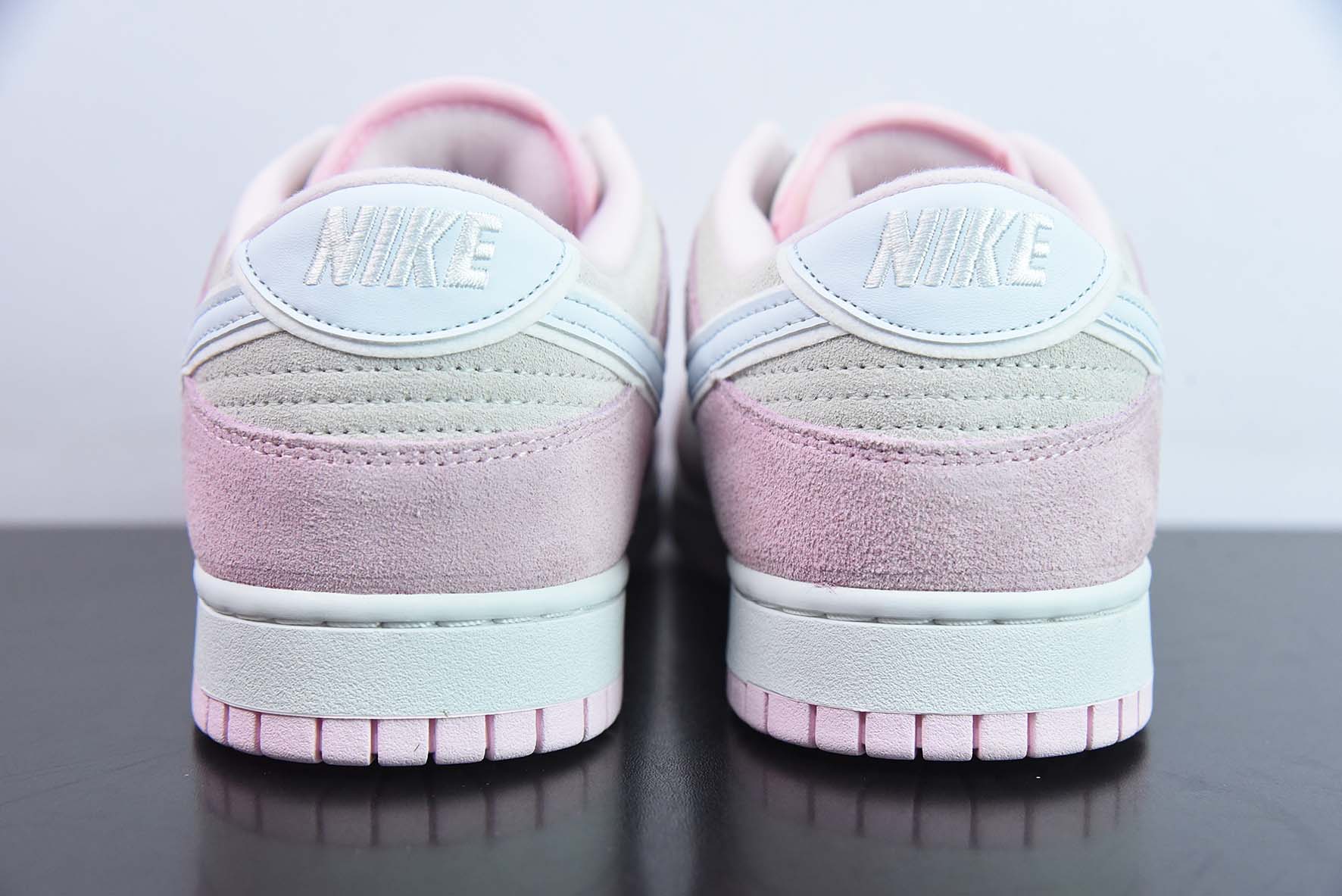 Nike Dunk Low SB 低帮滑板鞋/粉色 灰白粉 货号：DV3054-600