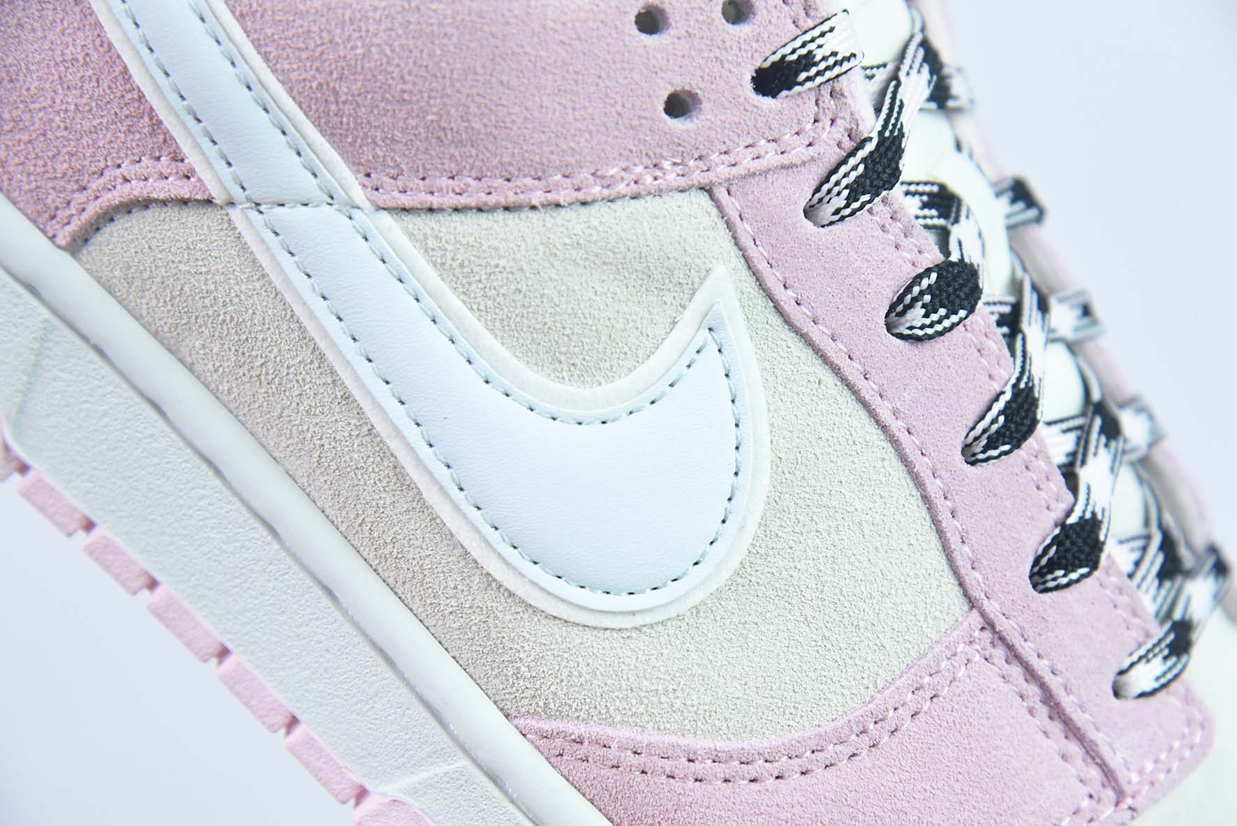 Nike Dunk Low SB 低帮滑板鞋/粉色 灰白粉 货号：DV3054-600