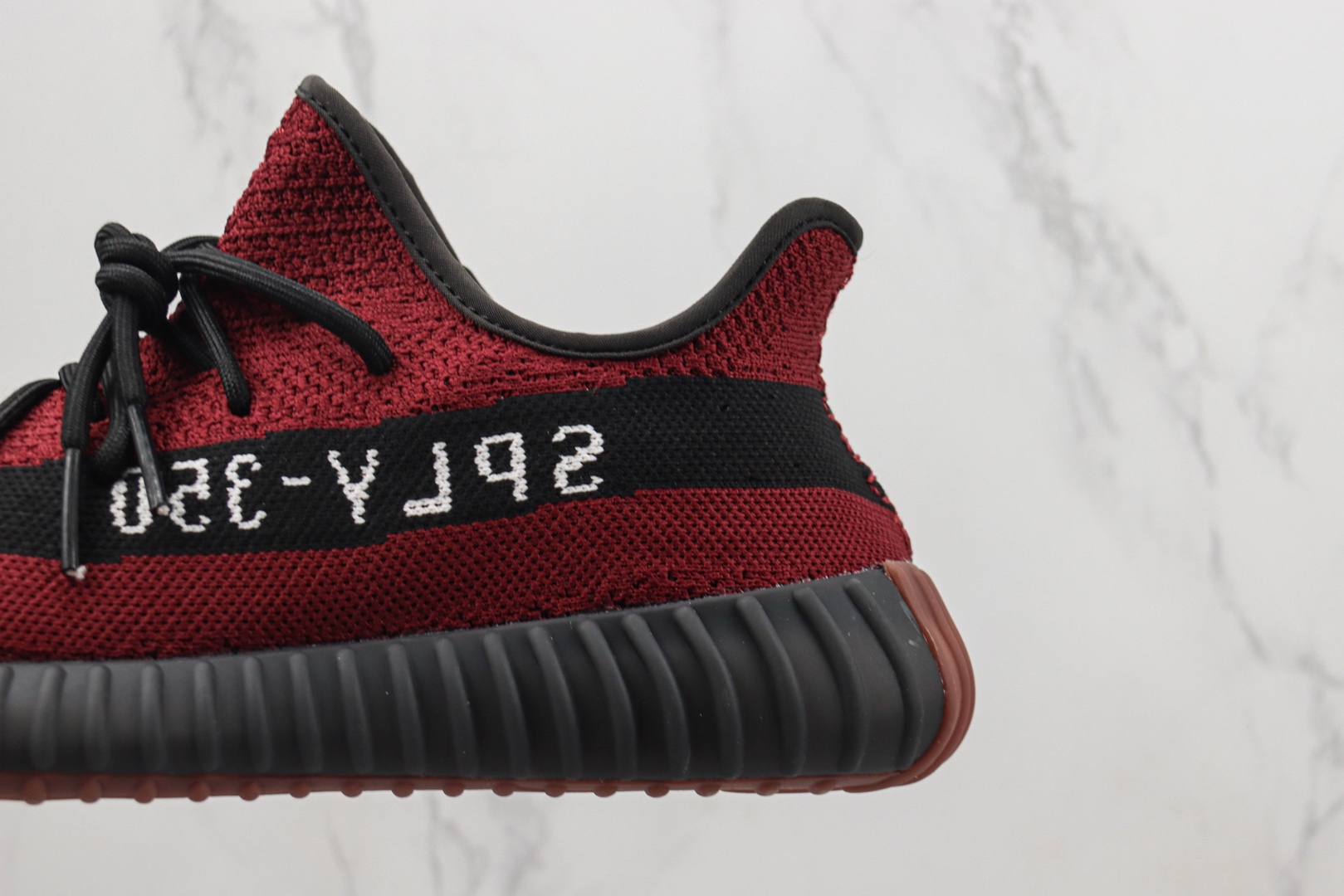 阿迪 椰子350 V2 货号:RH7337 黑酒红色运动鞋 Adidas Yeezy Boost 350 V2