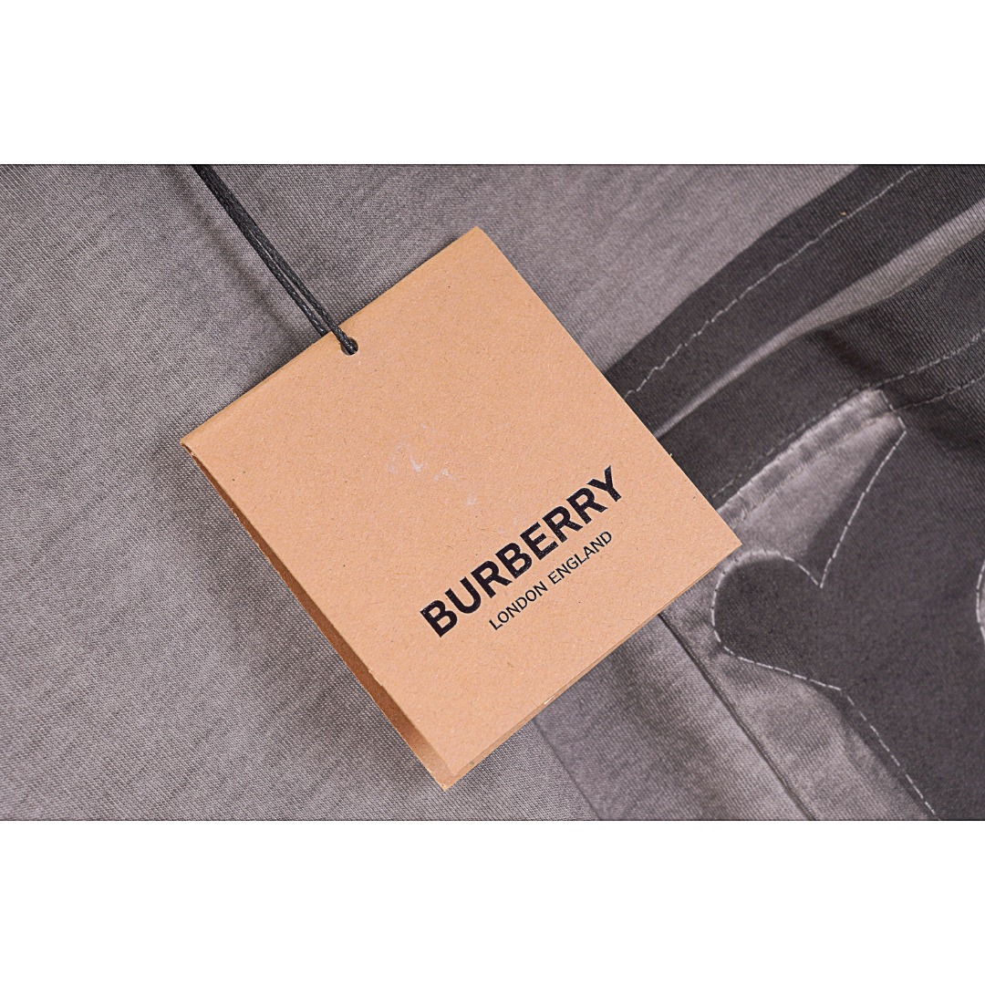 Burberry/巴宝莉 BBR 23SS 重工水洗口袋BT短袖T恤