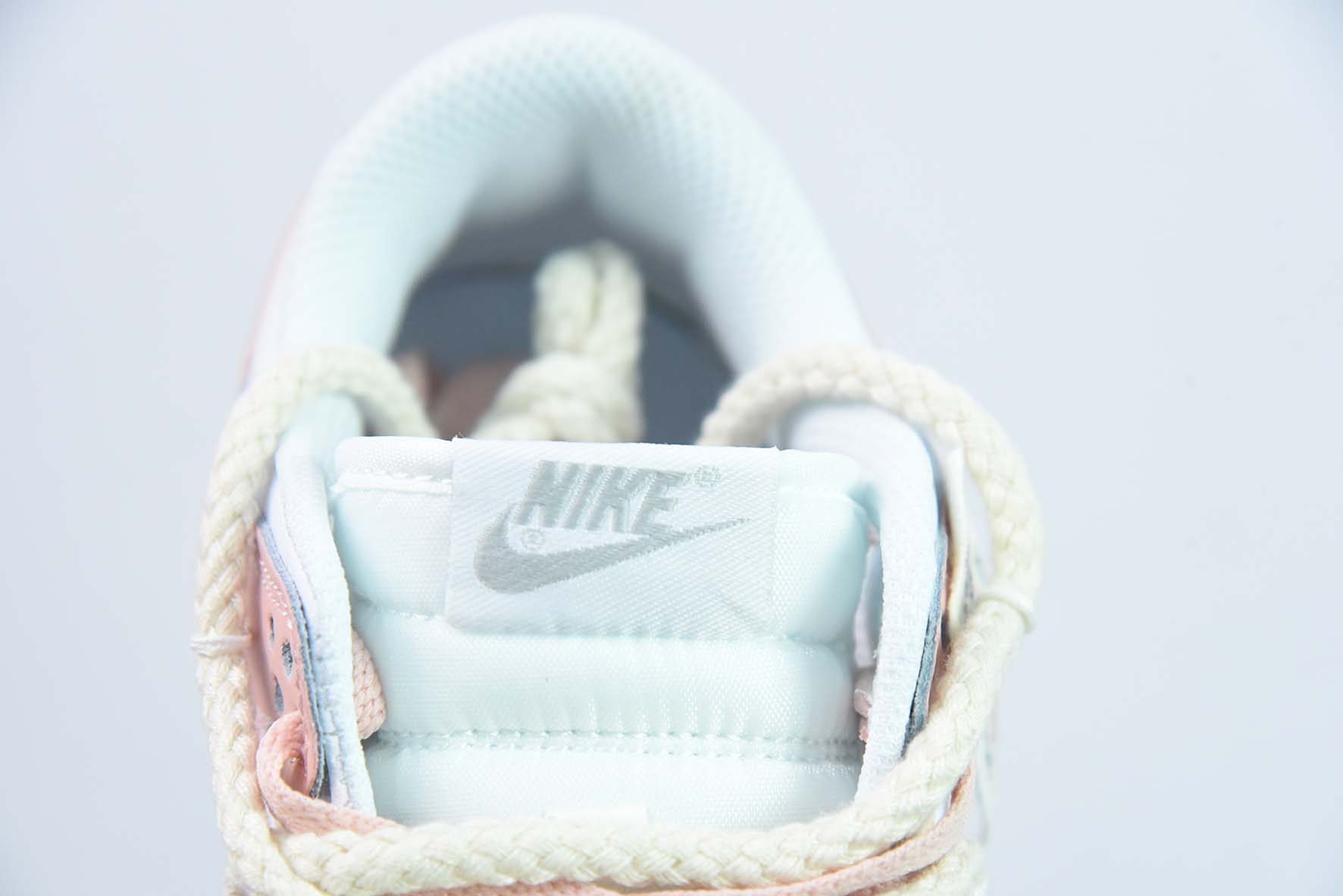 NK SB Dunk Low 解构抽绳低帮 白粉色 涂鸦 印花 货号：DD1503 121