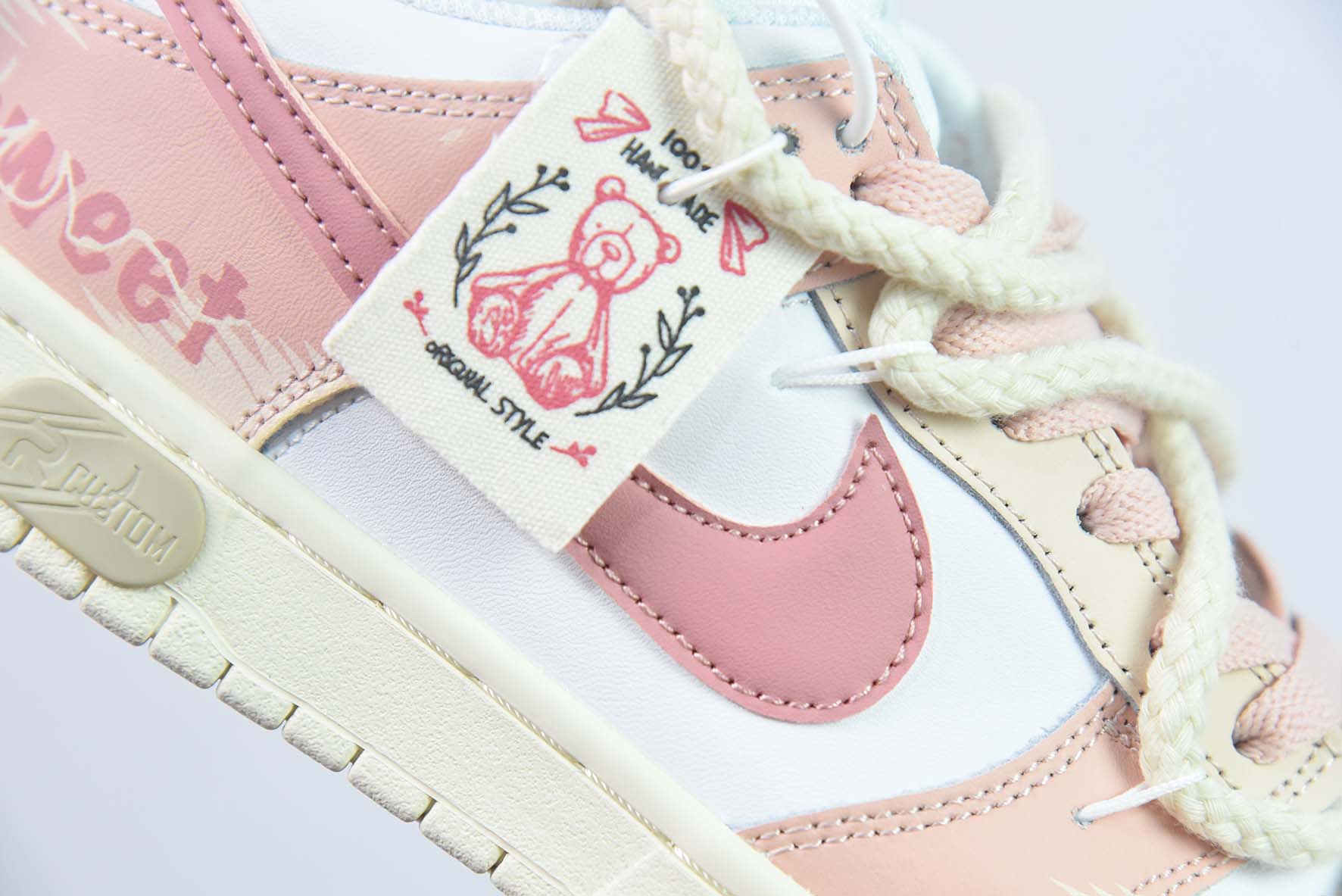 NK SB Dunk Low 解构抽绳低帮 白粉色 涂鸦 印花 货号：DD1503 121