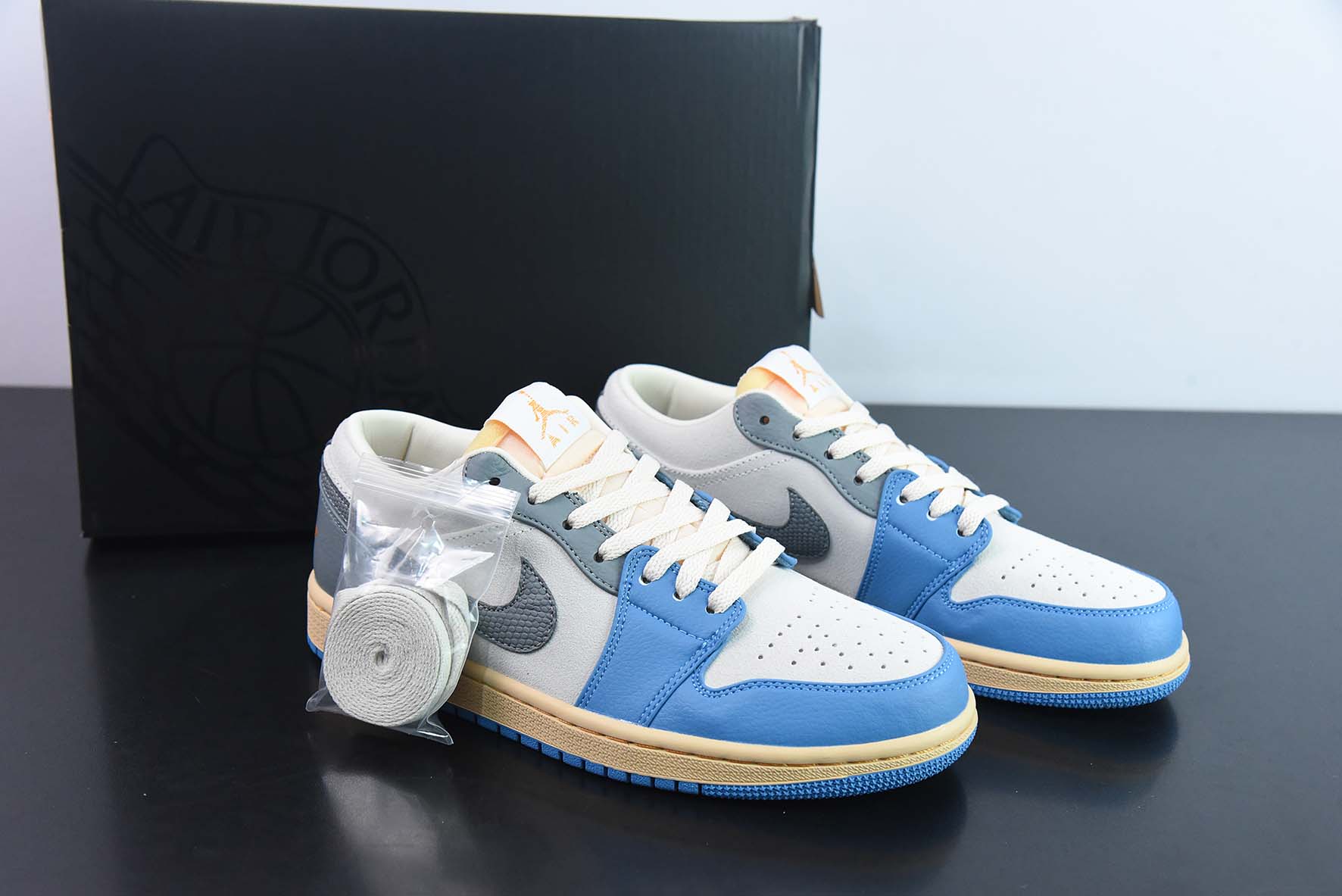 Air Jordan AJ1 Low 低帮系列 蓝灰 DZ5376-469 货号 : DZ5376-469