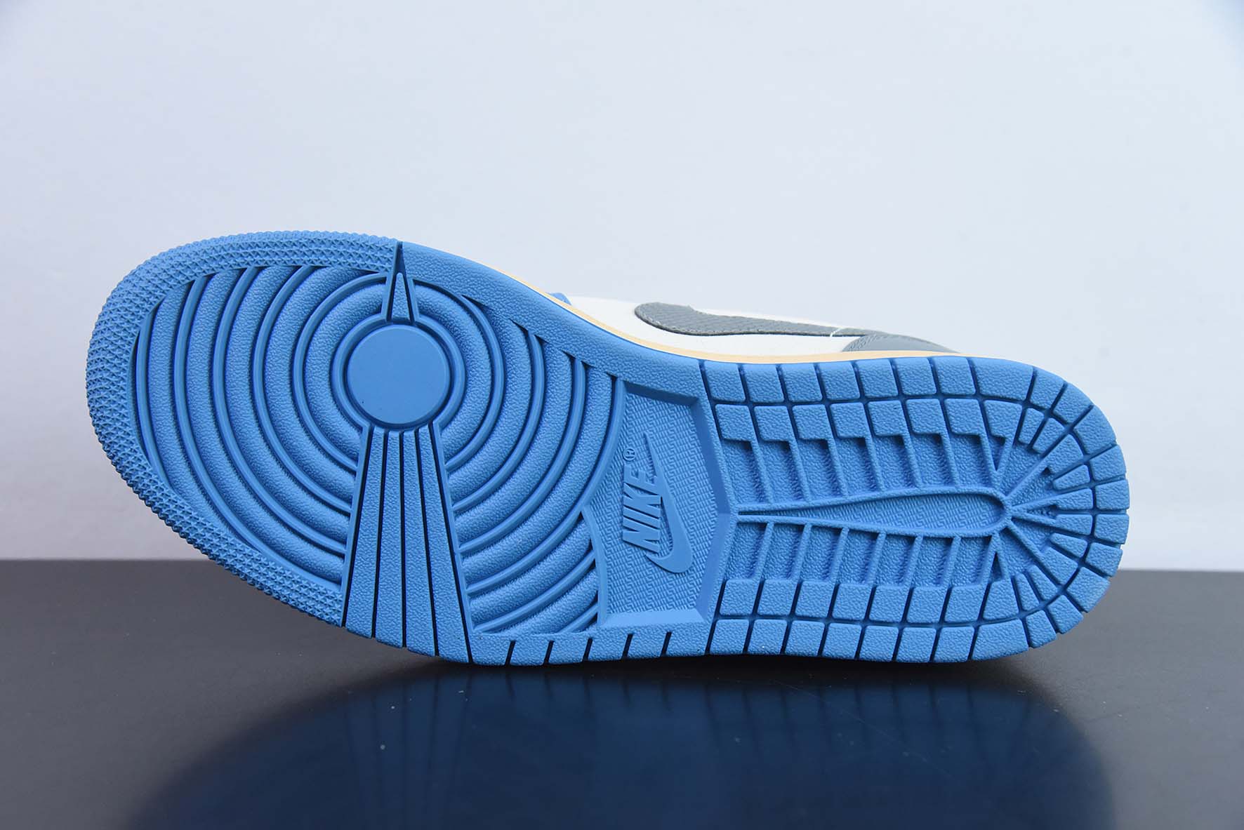 Air Jordan AJ1 Low 低帮系列 蓝灰 DZ5376-469 货号 : DZ5376-469