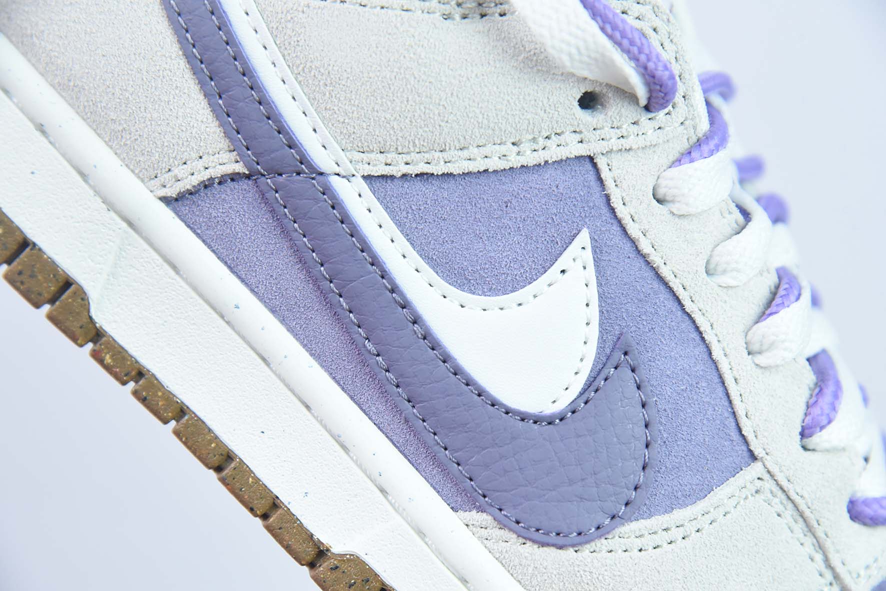 Nike SB Dunk Low 双勾 85系列 米白紫色低帮运动鞋 货号：DO9457 140