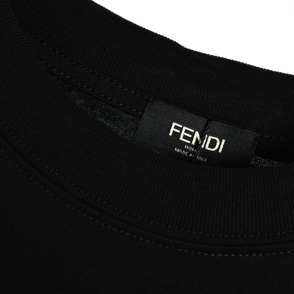 FENDI / 芬迪 23ss 胸前口袋植绒印花T恤短袖