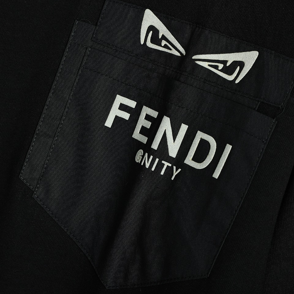 FENDI / 芬迪 23ss 胸前口袋植绒印花T恤短袖