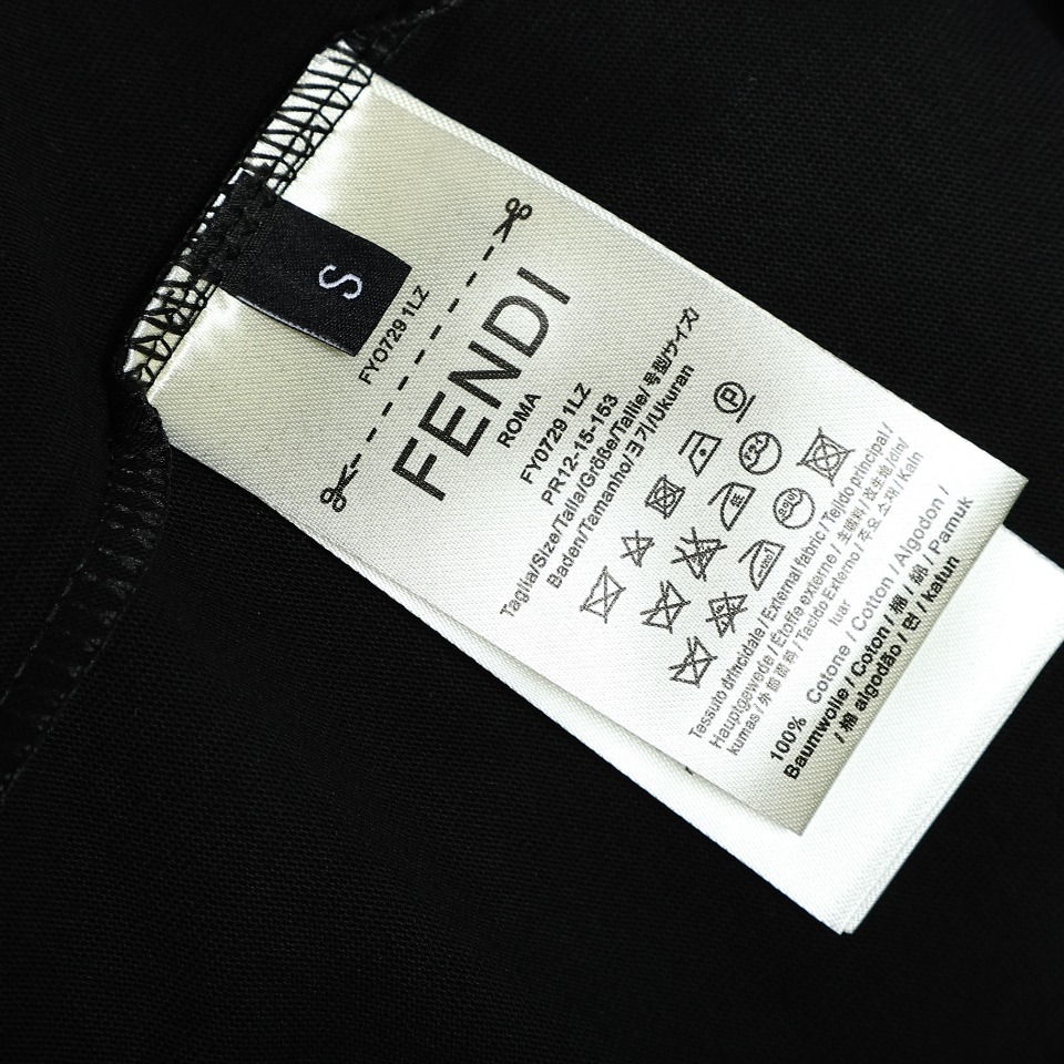 FENDI / 芬迪 23ss 胸前口袋植绒印花T恤短袖