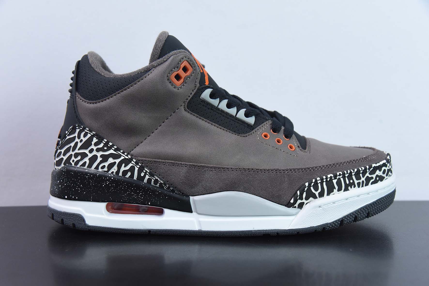 NK Air Jordan 3 RetroDesert Cement"迈克尔·乔丹AJ3代中帮复古休闲运动文化篮球鞋 货号:626967-040
