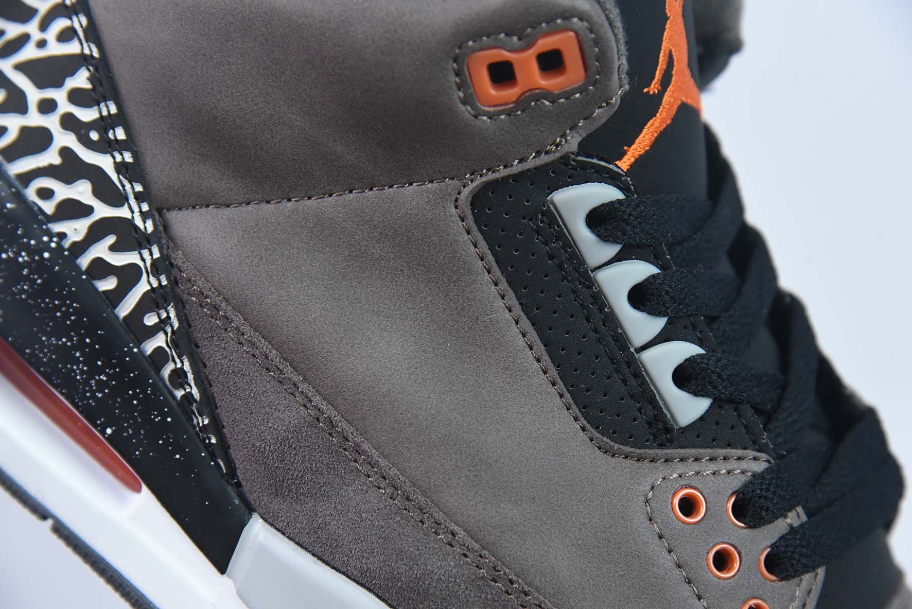 NK Air Jordan 3 RetroDesert Cement"迈克尔·乔丹AJ3代中帮复古休闲运动文化篮球鞋 货号:626967-040
