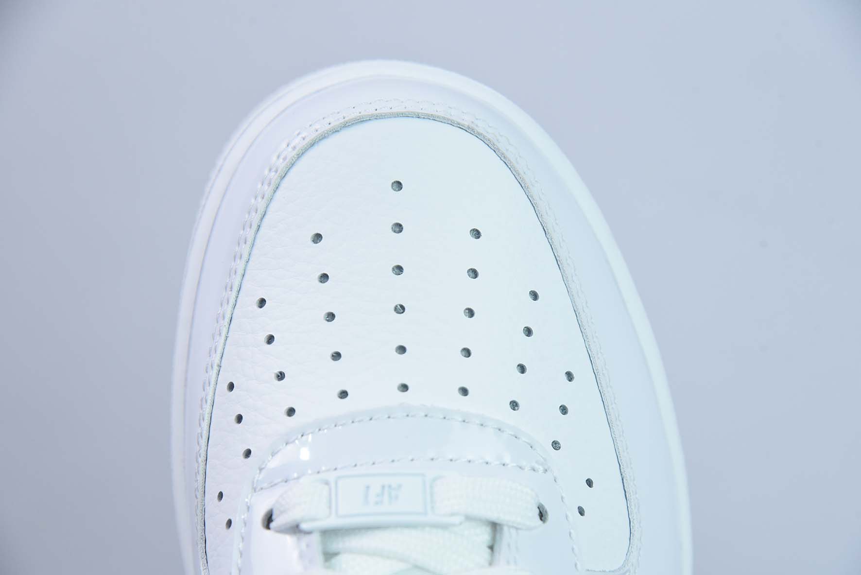 Nike Air Force 1’07 Low"White Pearlescent"空军一号经典低帮百搭休闲运动板鞋“漆皮全白珠光”货号：HP3656-522