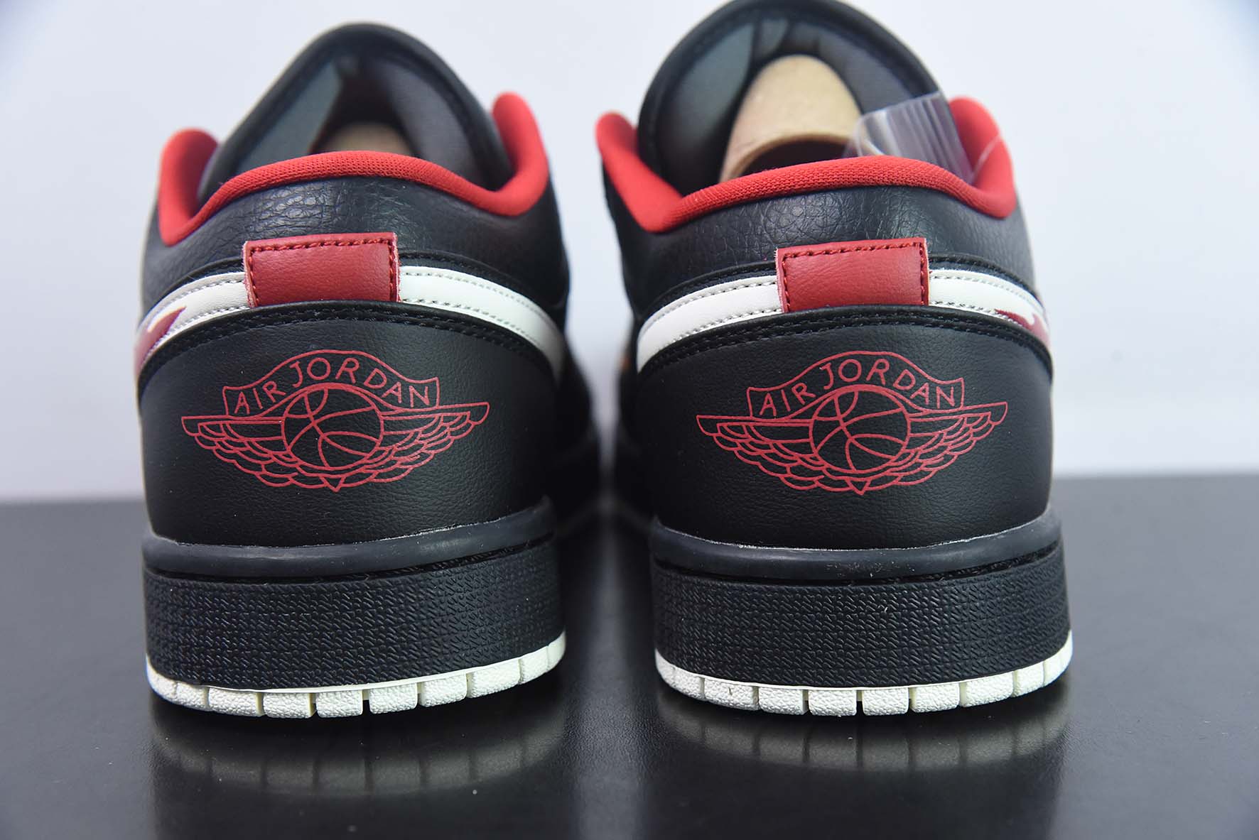 Air Jordan 1 Low "Flaming Swoosh" AJ1 乔1黑红火焰低帮运动鞋 货号:FJ7073-010
