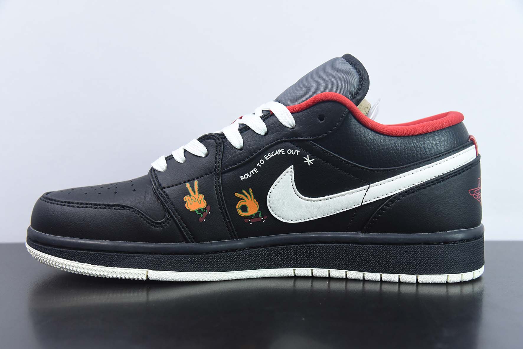 Air Jordan 1 Low "Flaming Swoosh" AJ1 乔1黑红火焰低帮运动鞋 货号:FJ7073-010
