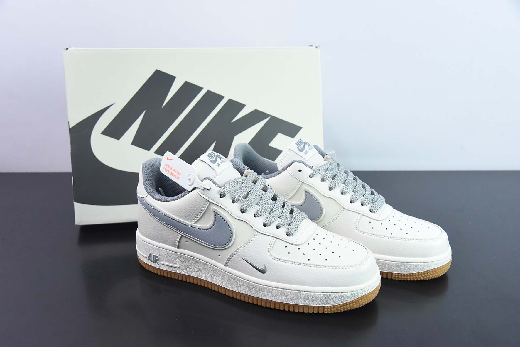 NK Air Force 1’07 Low"Milky White/Grey/Gum"空军一号经典低帮百搭休闲运动板鞋“奶白灰小钩满天星生胶底”货号:HD1689-102
