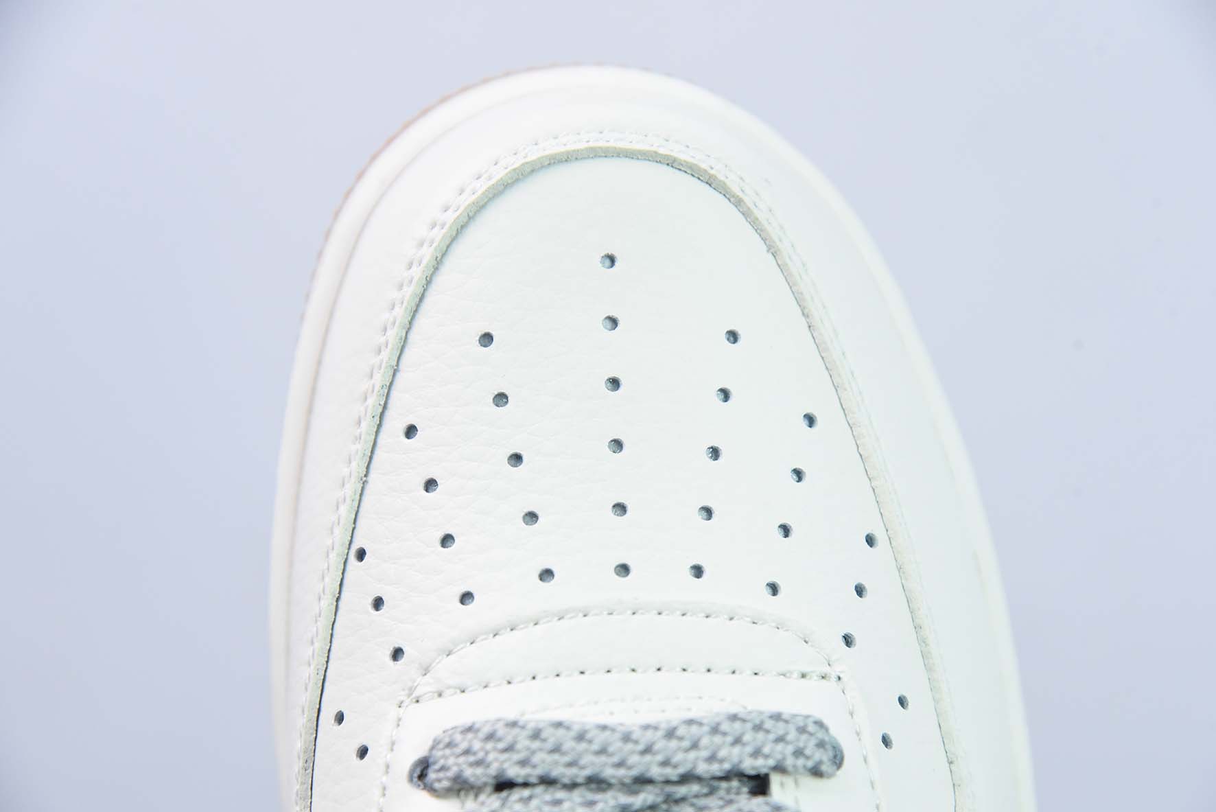 NK Air Force 1’07 Low"Milky White/Grey/Gum"空军一号经典低帮百搭休闲运动板鞋“奶白灰小钩满天星生胶底”货号:HD1689-102