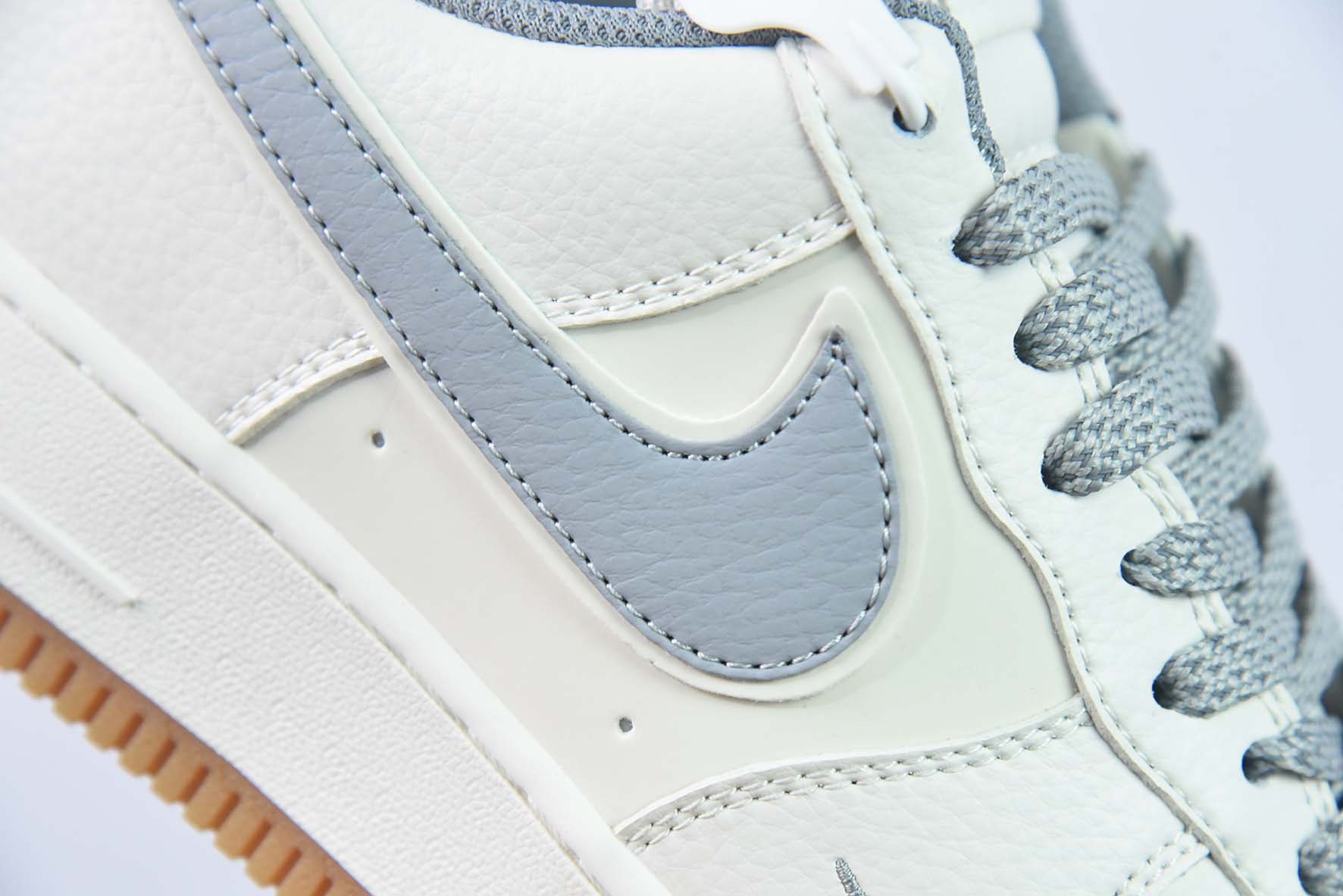 NK Air Force 1’07 Low"Milky White/Grey/Gum"空军一号经典低帮百搭休闲运动板鞋“奶白灰小钩满天星生胶底”货号:HD1689-102