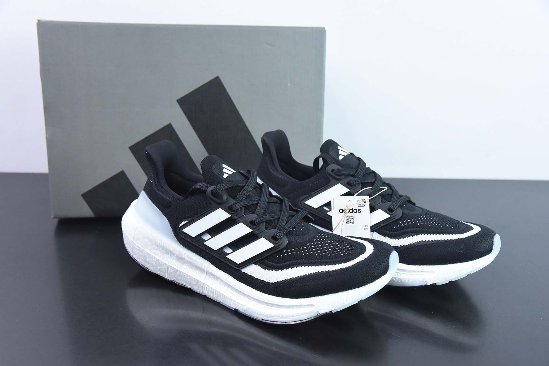 AD Ultra Boost Light UB2023系列低帮袜套式针织透气缓震休闲运动慢跑鞋 HQ6340