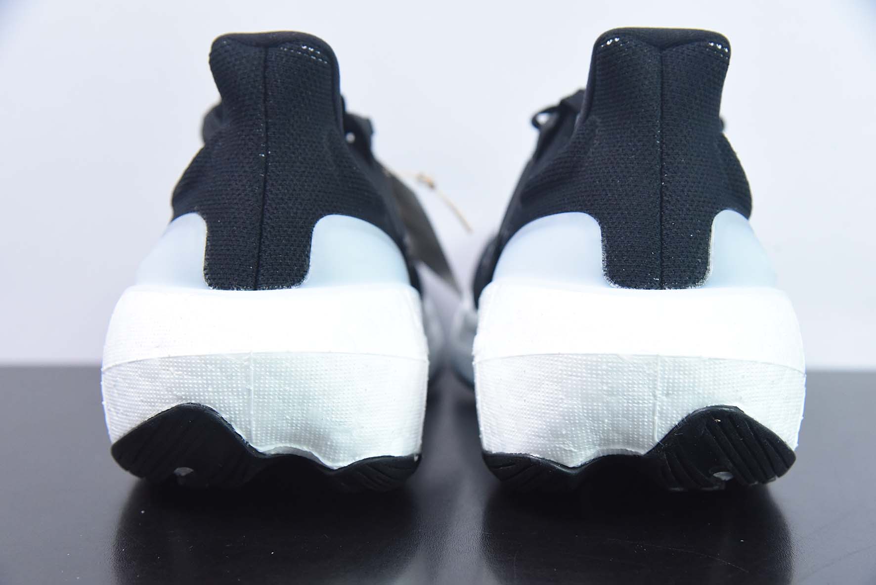 AD Ultra Boost Light UB2023系列低帮袜套式针织透气缓震休闲运动慢跑鞋 HQ6340