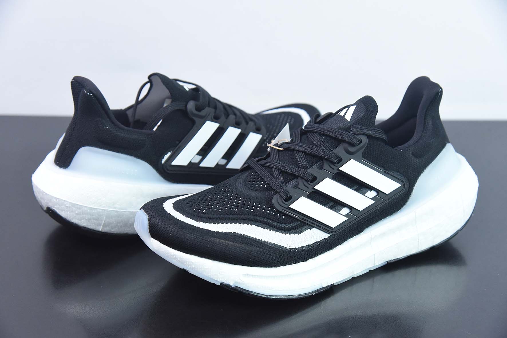 AD Ultra Boost Light UB2023系列低帮袜套式针织透气缓震休闲运动慢跑鞋 HQ6340