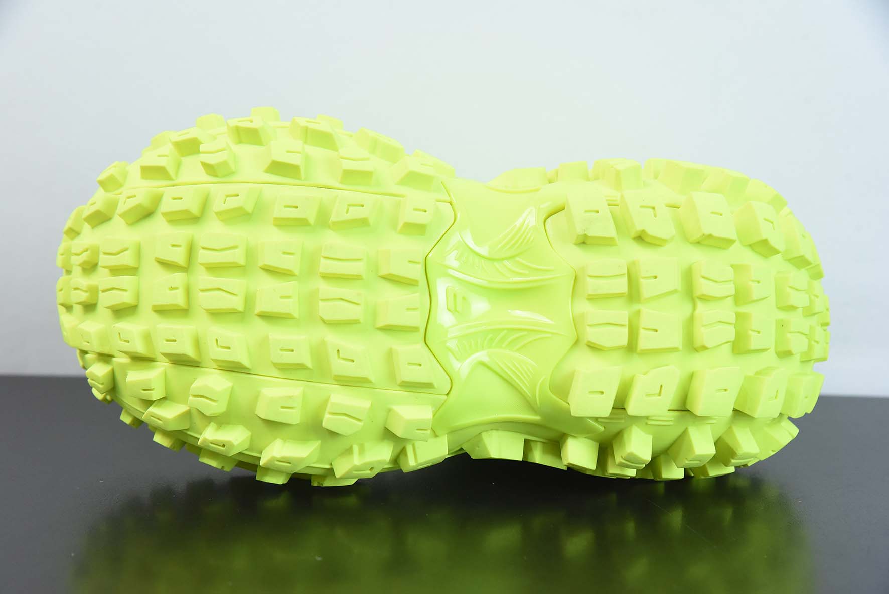 巴黎世家 轮胎 BALENCIAGA Defender Rubber Platform Sneakers卫士系列低帮
