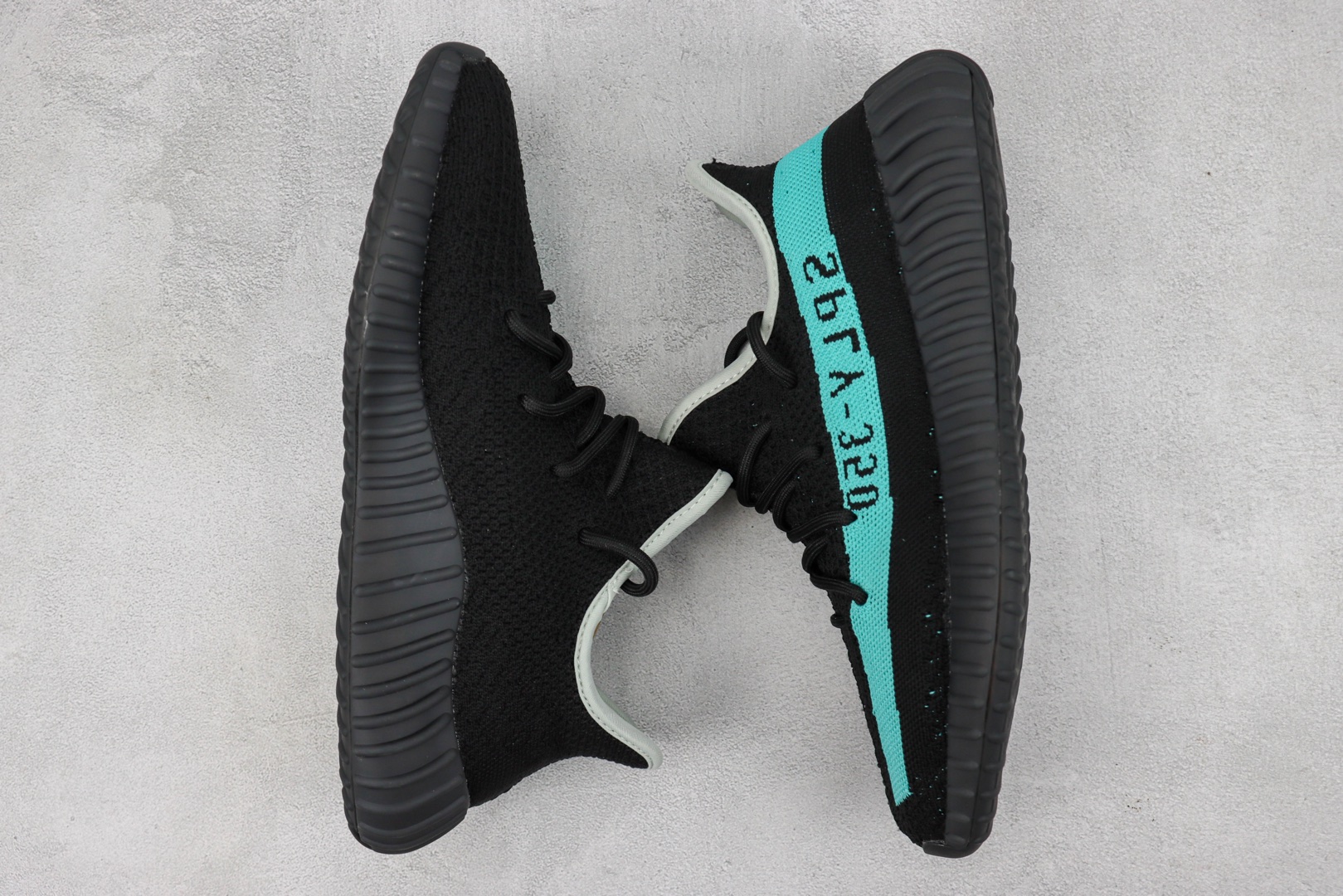 阿迪 椰子350 V2运动鞋 货号:TF1382 Adidas Yeezy Boost 350 V2