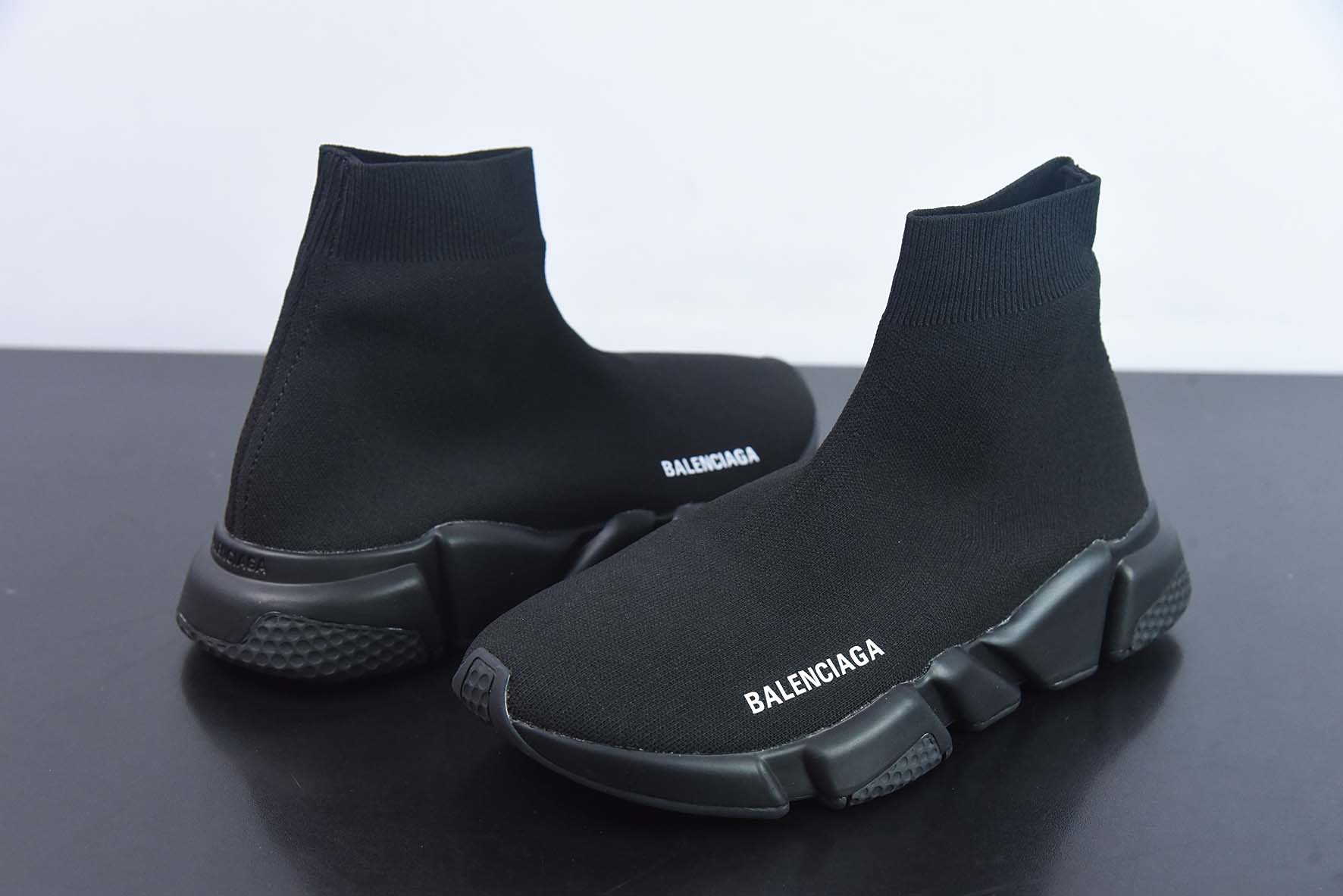 巴黎世家袜子鞋 SPEED2.0 多重压模组合大底 纯黑袜子鞋