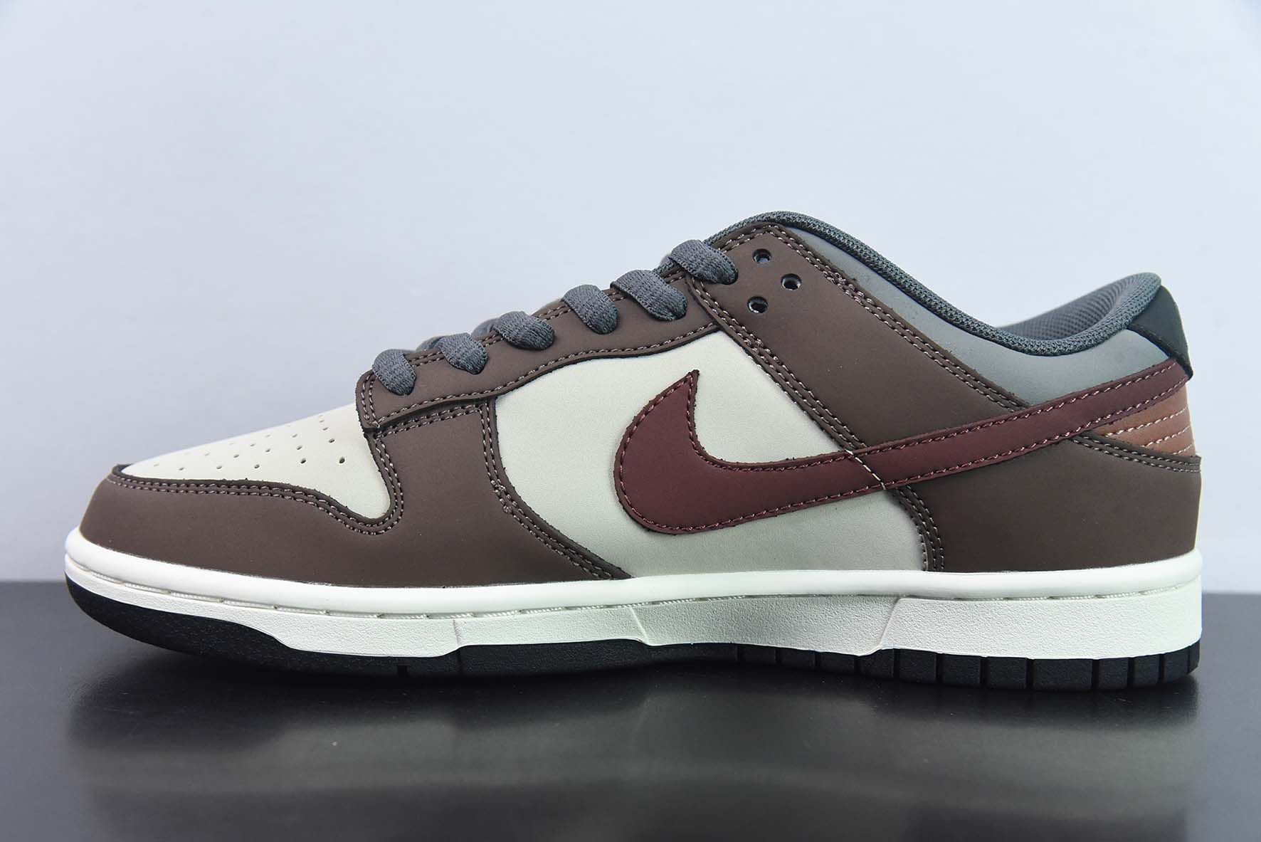 NK SB Dunk Low "Steamboy OST" 大友克洋联名低帮运动鞋 货号:DD0302-956