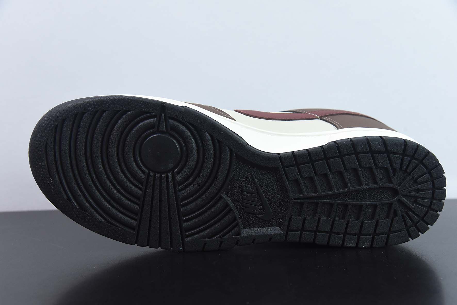NK SB Dunk Low "Steamboy OST" 大友克洋联名低帮运动鞋 货号:DD0302-956