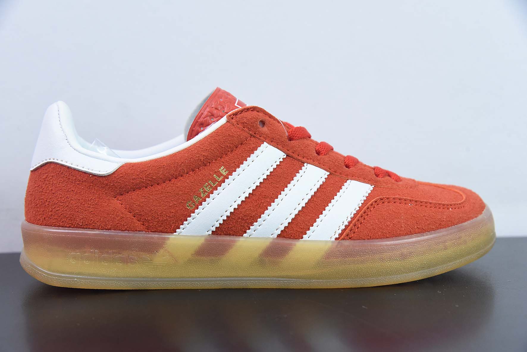 adidas Originals Gazelle 瞪羚羊系列经典板鞋 GAZELLE 三叶草 货号:HQ8716
