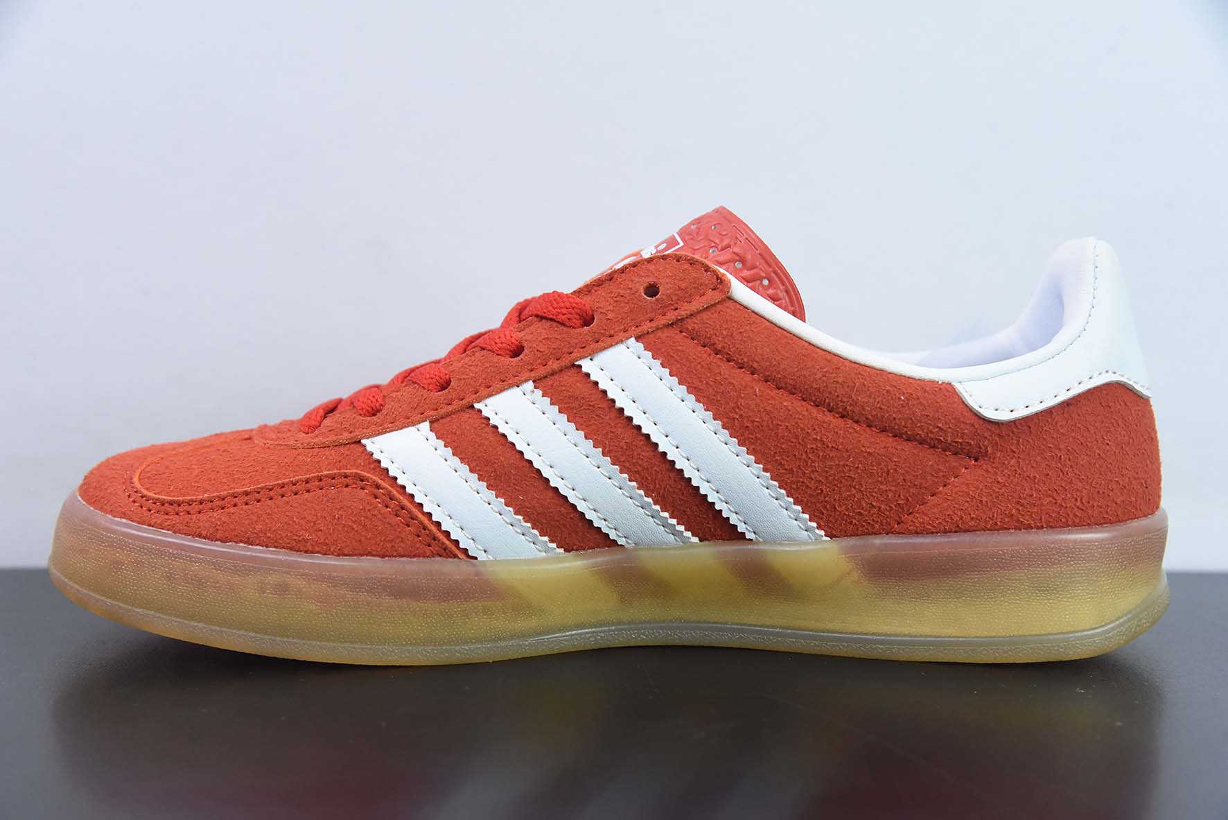 adidas Originals Gazelle 瞪羚羊系列经典板鞋 GAZELLE 三叶草 货号:HQ8716