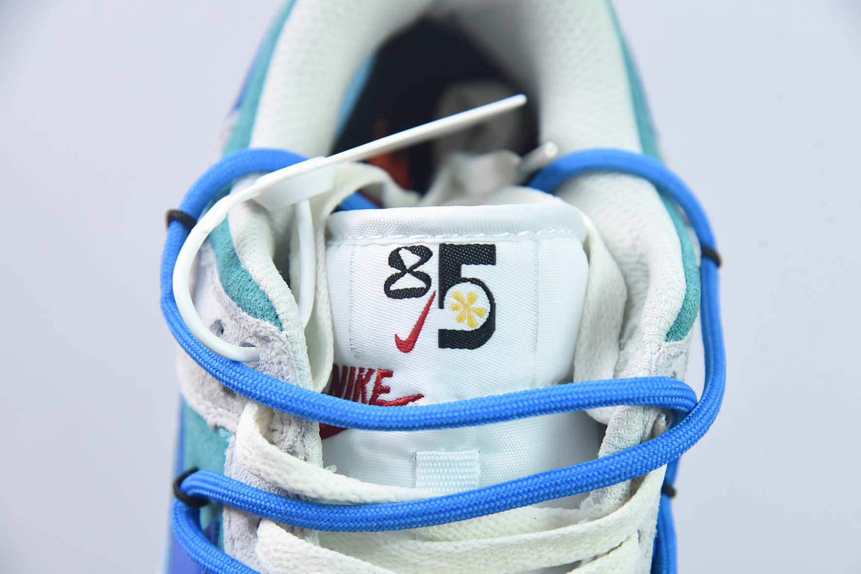 Nike Dunk Low SB 低帮滑板鞋/灰蓝双钩绑带 定制版 货号：DD9457-100-88