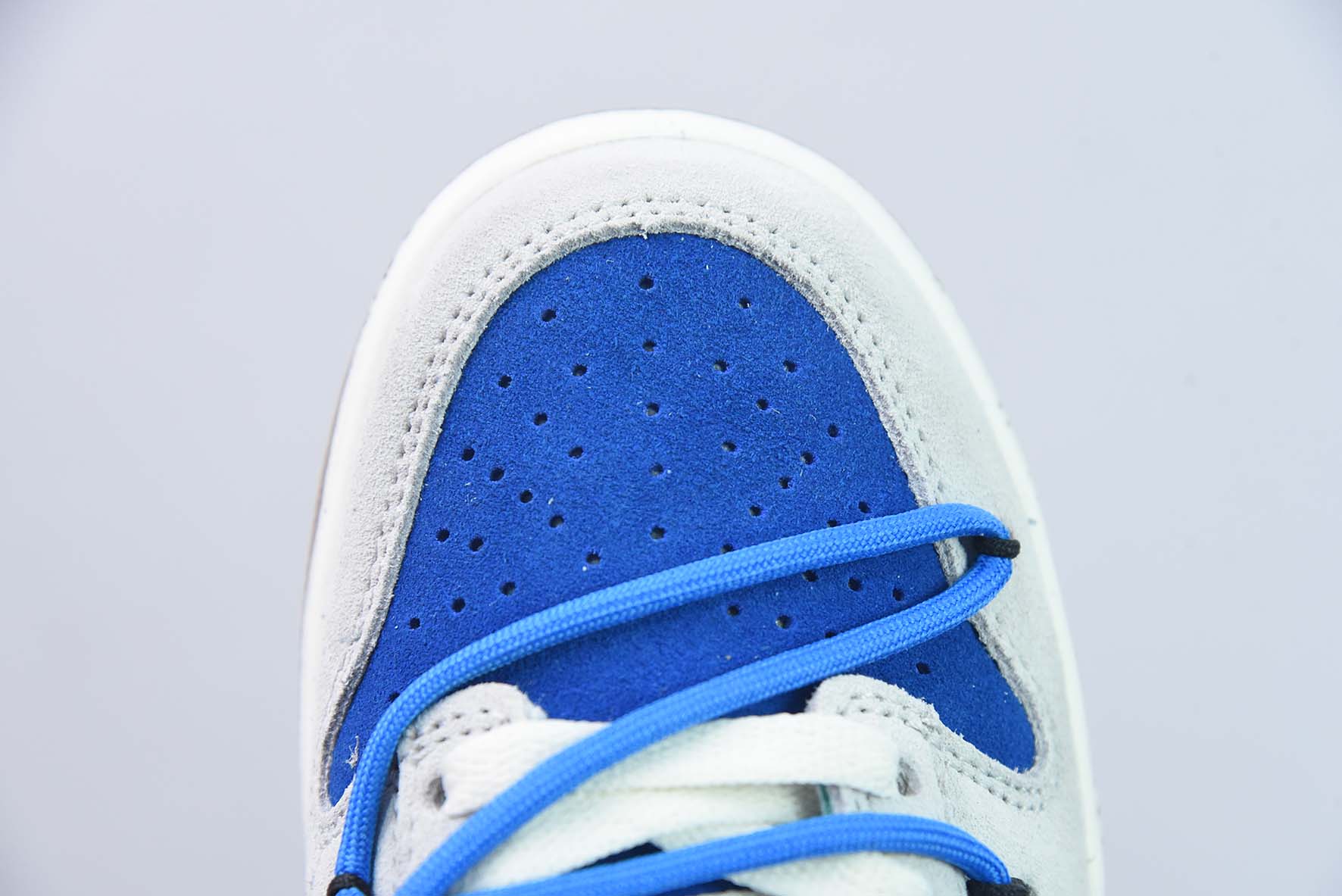 Nike Dunk Low SB 低帮滑板鞋/灰蓝双钩绑带 定制版 货号：DD9457-100-88