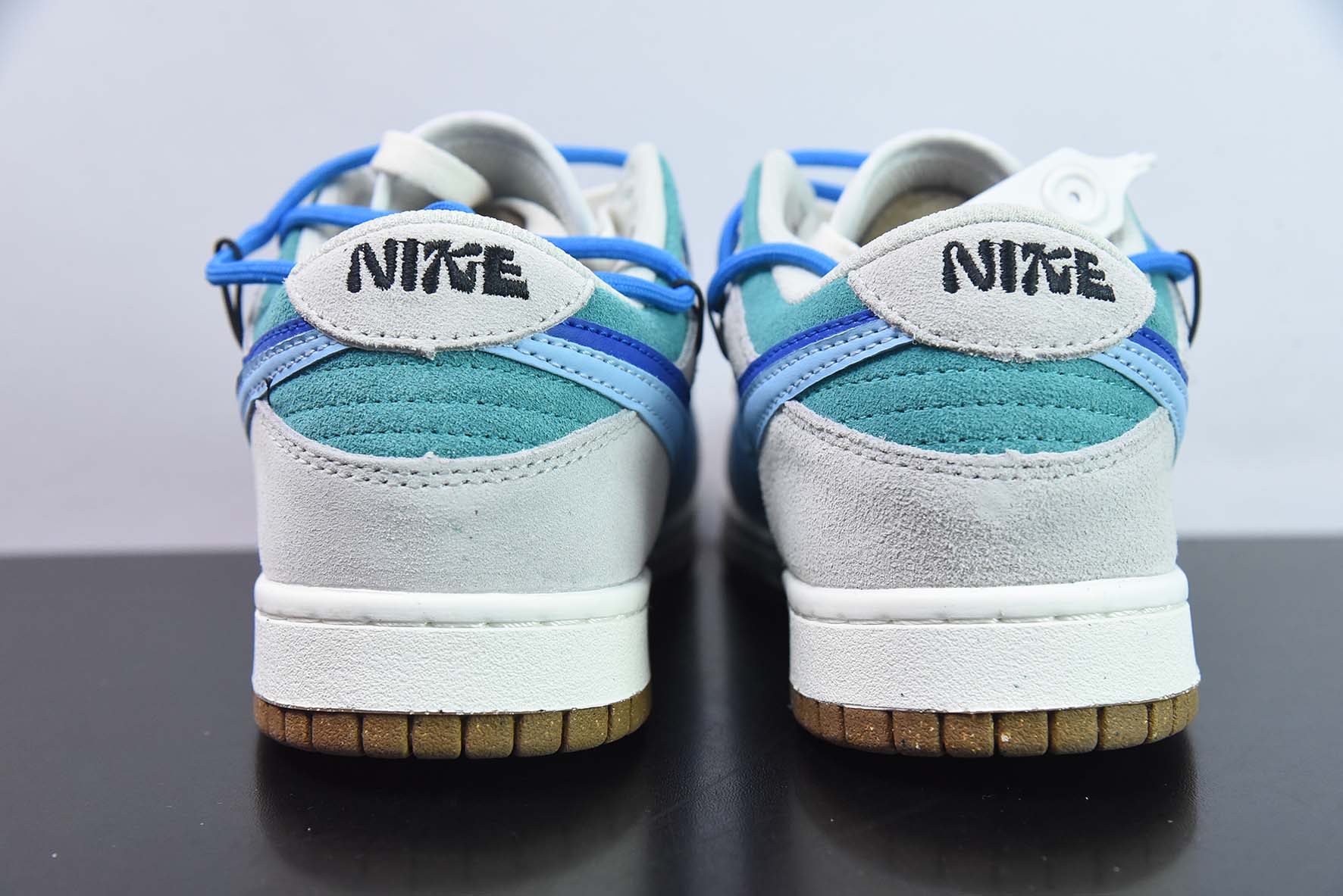 Nike Dunk Low SB 低帮滑板鞋/灰蓝双钩绑带 定制版 货号：DD9457-100-88