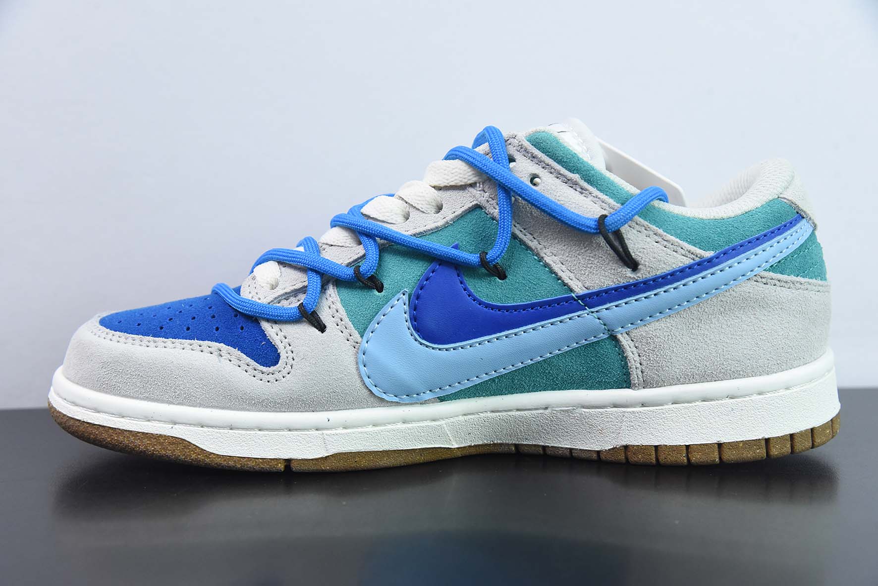 Nike Dunk Low SB 低帮滑板鞋/灰蓝双钩绑带 定制版 货号：DD9457-100-88