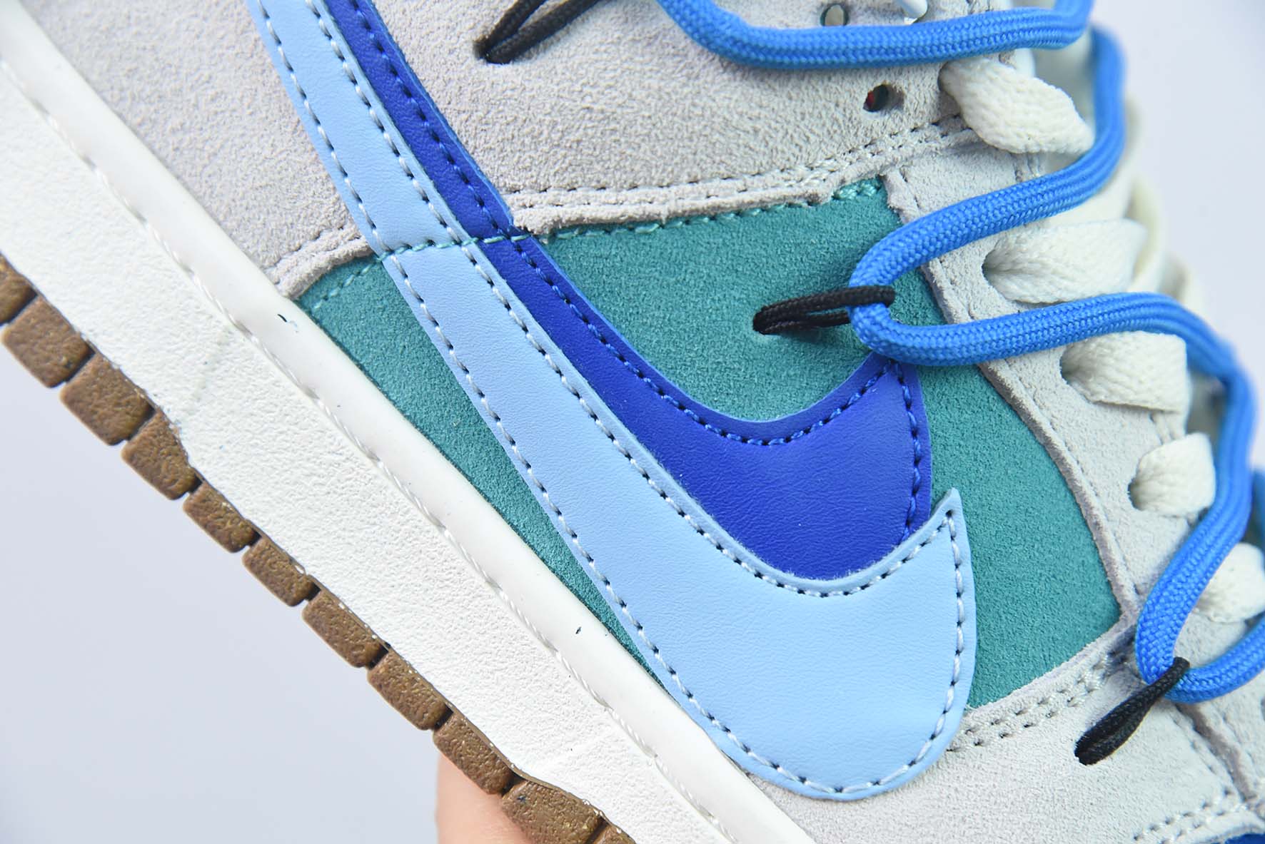 Nike Dunk Low SB 低帮滑板鞋/灰蓝双钩绑带 定制版 货号：DD9457-100-88