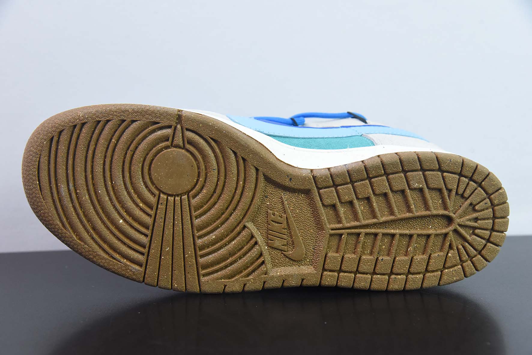 Nike Dunk Low SB 低帮滑板鞋/灰蓝双钩绑带 定制版 货号：DD9457-100-88