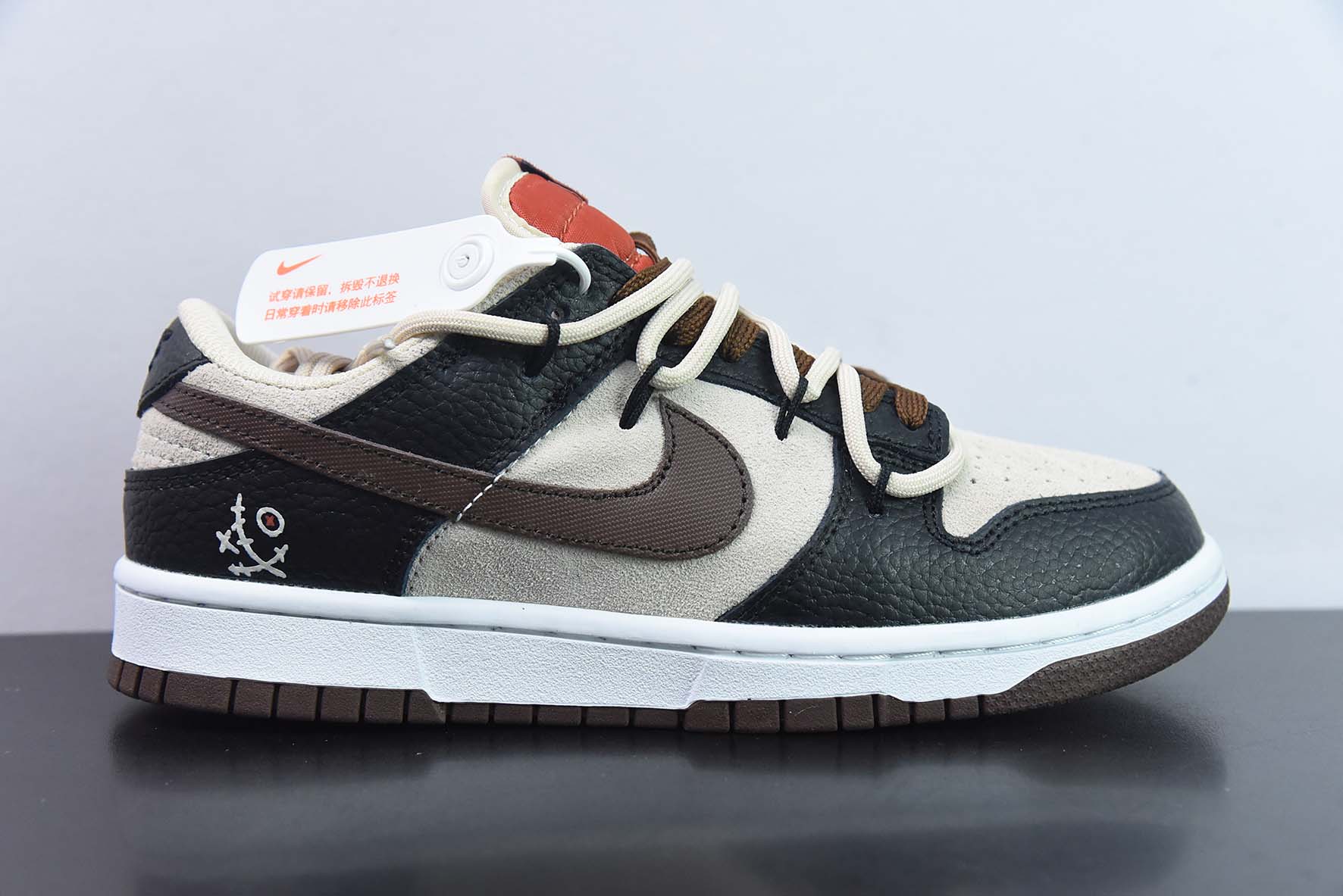 Nike Dunk Low SB 低帮滑板鞋/灰黑麂皮 绑带 定制版