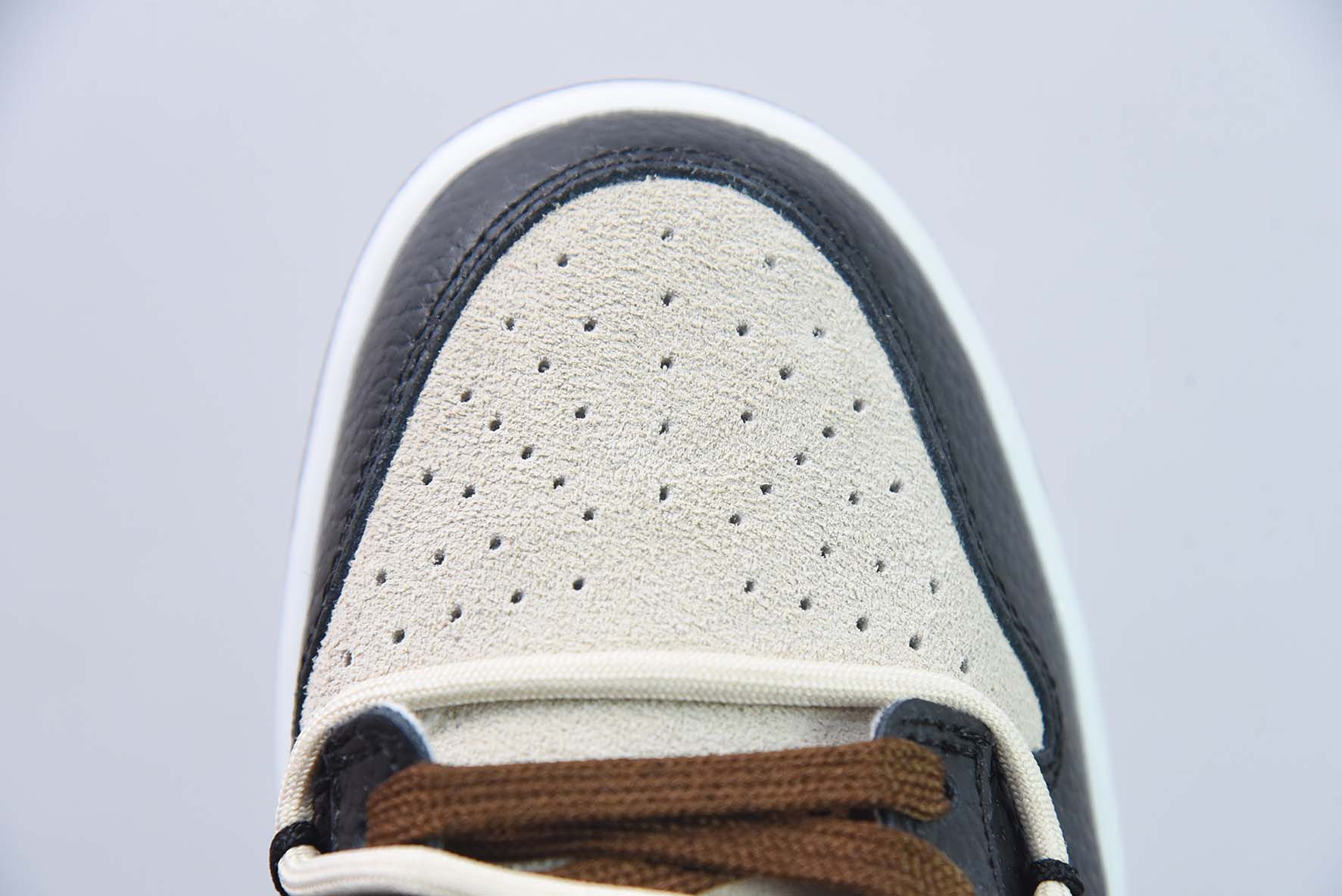 Nike Dunk Low SB 低帮滑板鞋/灰黑麂皮 绑带 定制版