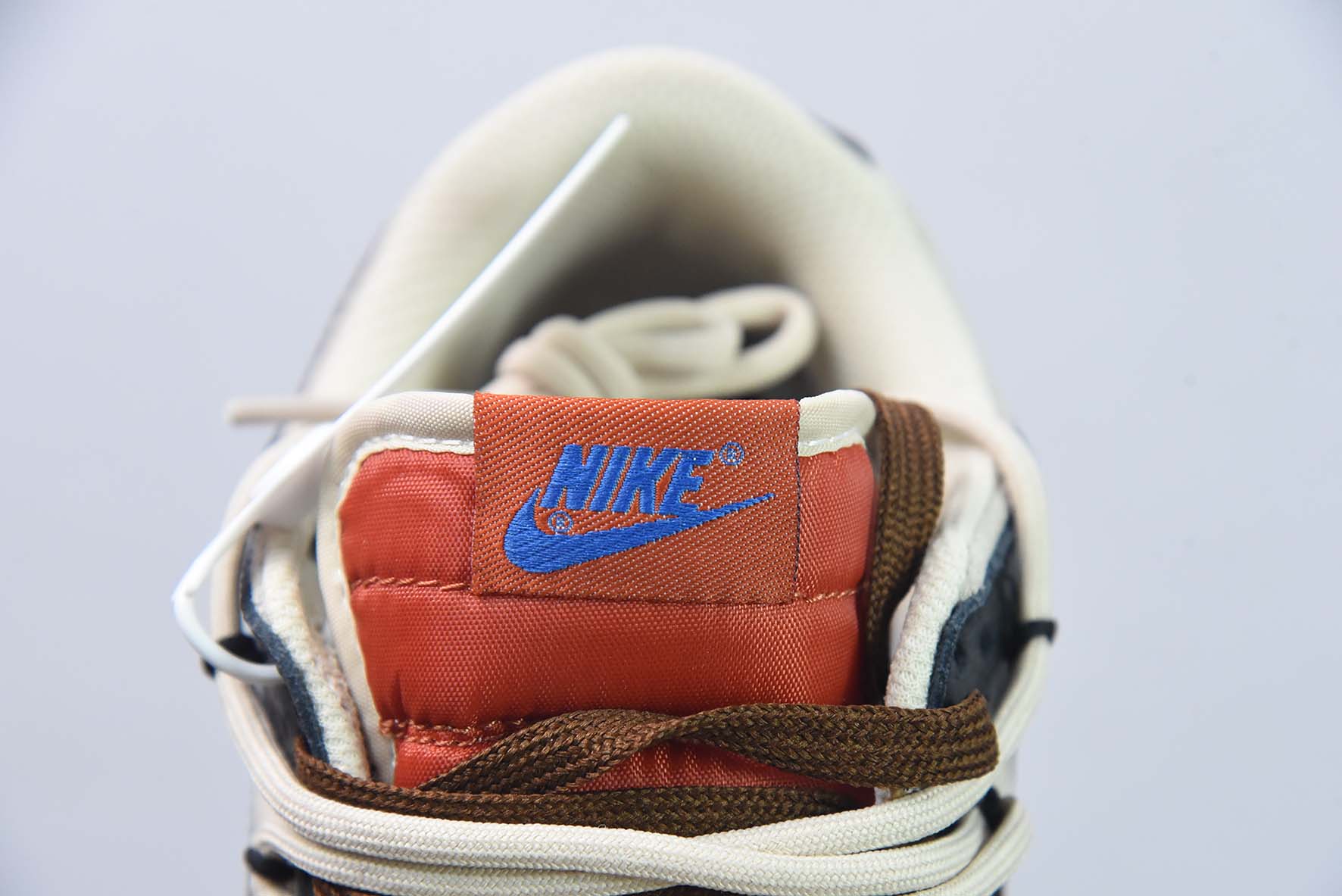 Nike Dunk Low SB 低帮滑板鞋/灰黑麂皮 绑带 定制版