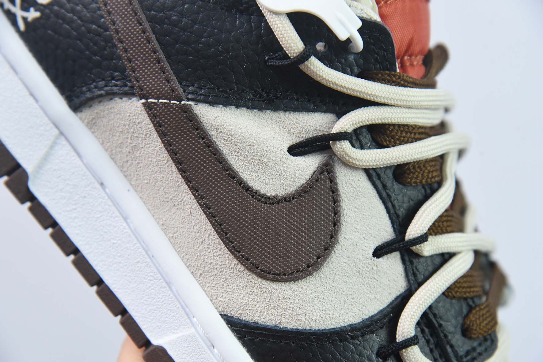 Nike Dunk Low SB 低帮滑板鞋/灰黑麂皮 绑带 定制版