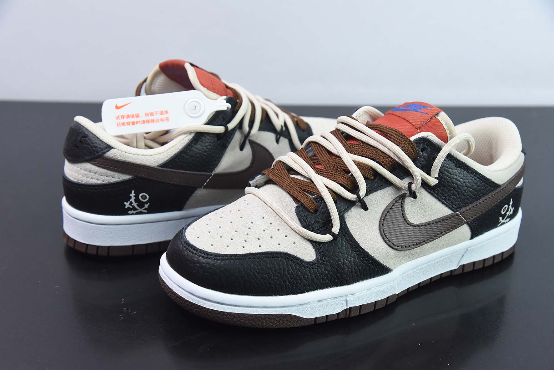 Nike Dunk Low SB 低帮滑板鞋/灰黑麂皮 绑带 定制版