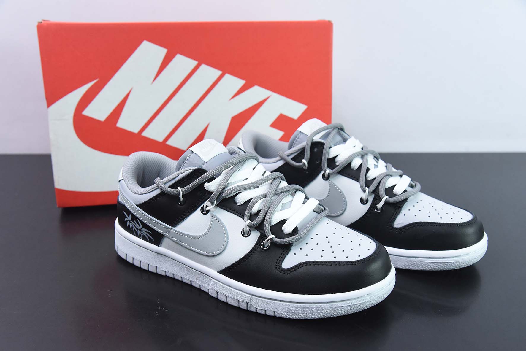 Nike Dunk Low SB 低帮滑板鞋/白灰黑 绑带 定制版