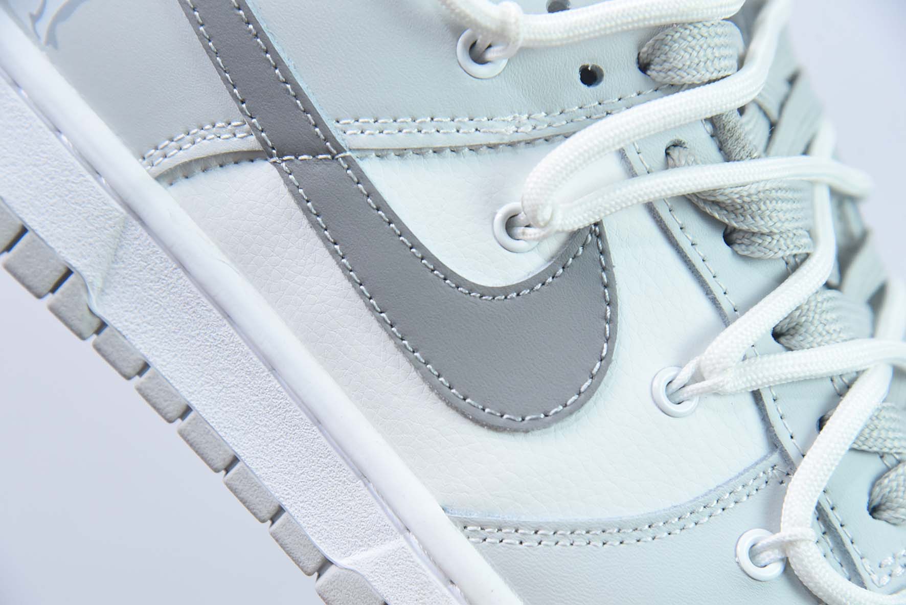 Nike Dunk Low SB 低帮滑板鞋/白灰 绑带 定制版