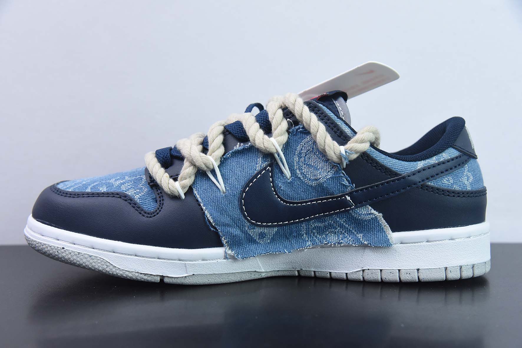 Nike Dunk Low SB 低帮滑板鞋/牛仔蓝腰果 绑带 定制版