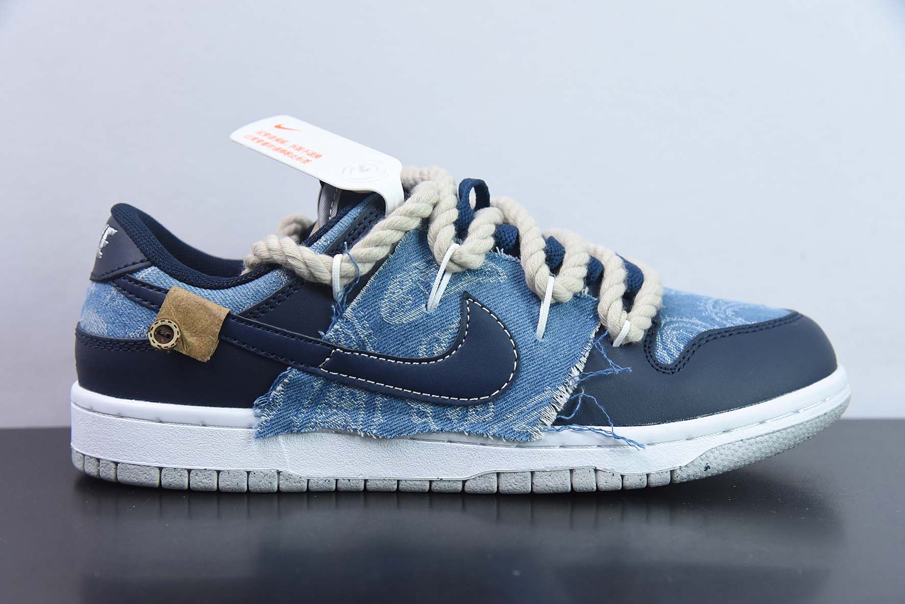 Nike Dunk Low SB 低帮滑板鞋/牛仔蓝腰果 绑带 定制版