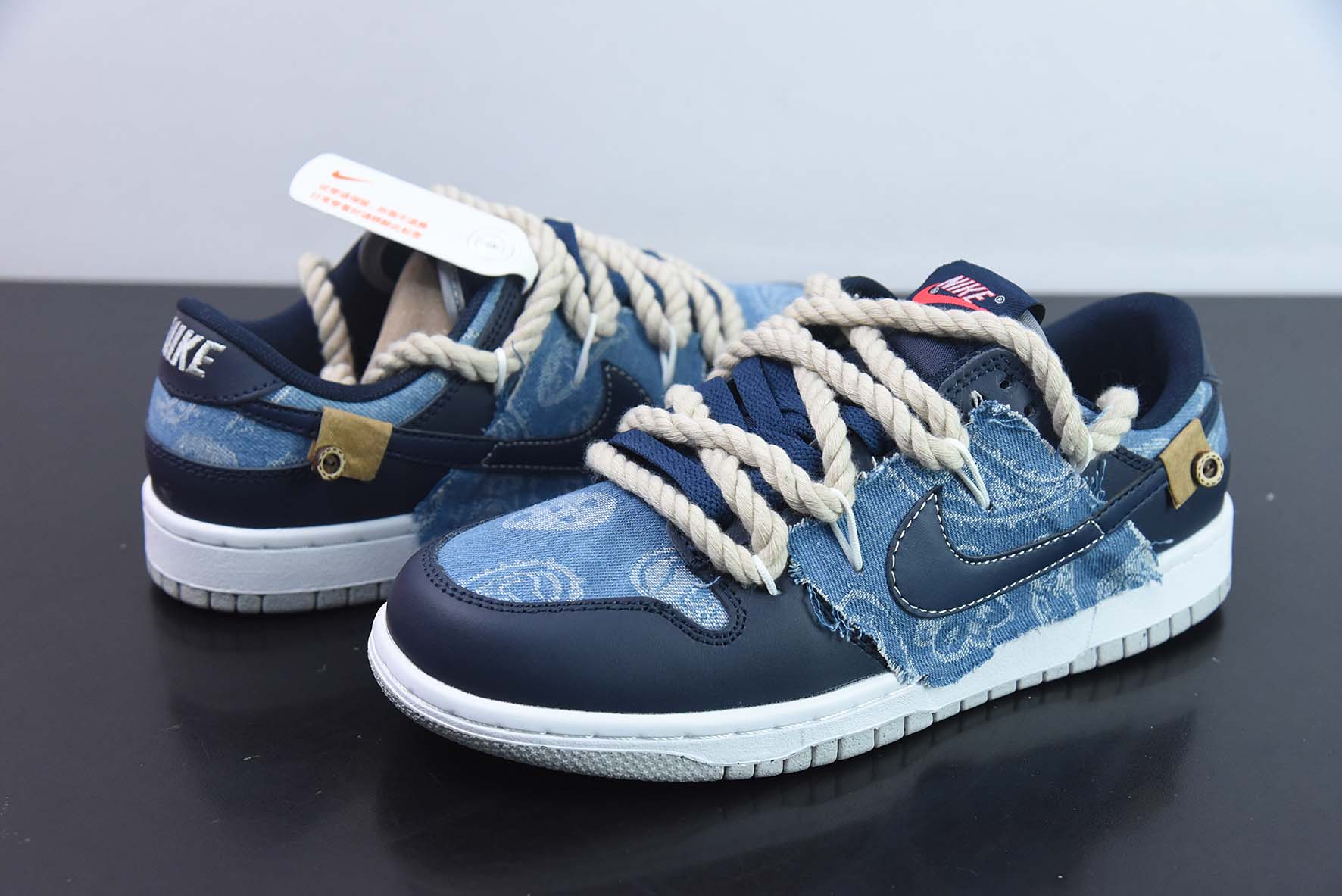 Nike Dunk Low SB 低帮滑板鞋/牛仔蓝腰果 绑带 定制版