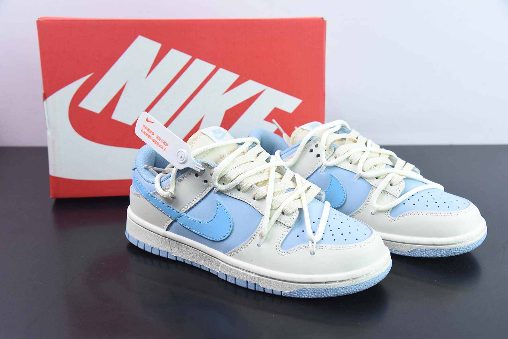 Nike Dunk Low SB 低帮滑板鞋/牛奶白蓝 绑带 定制版