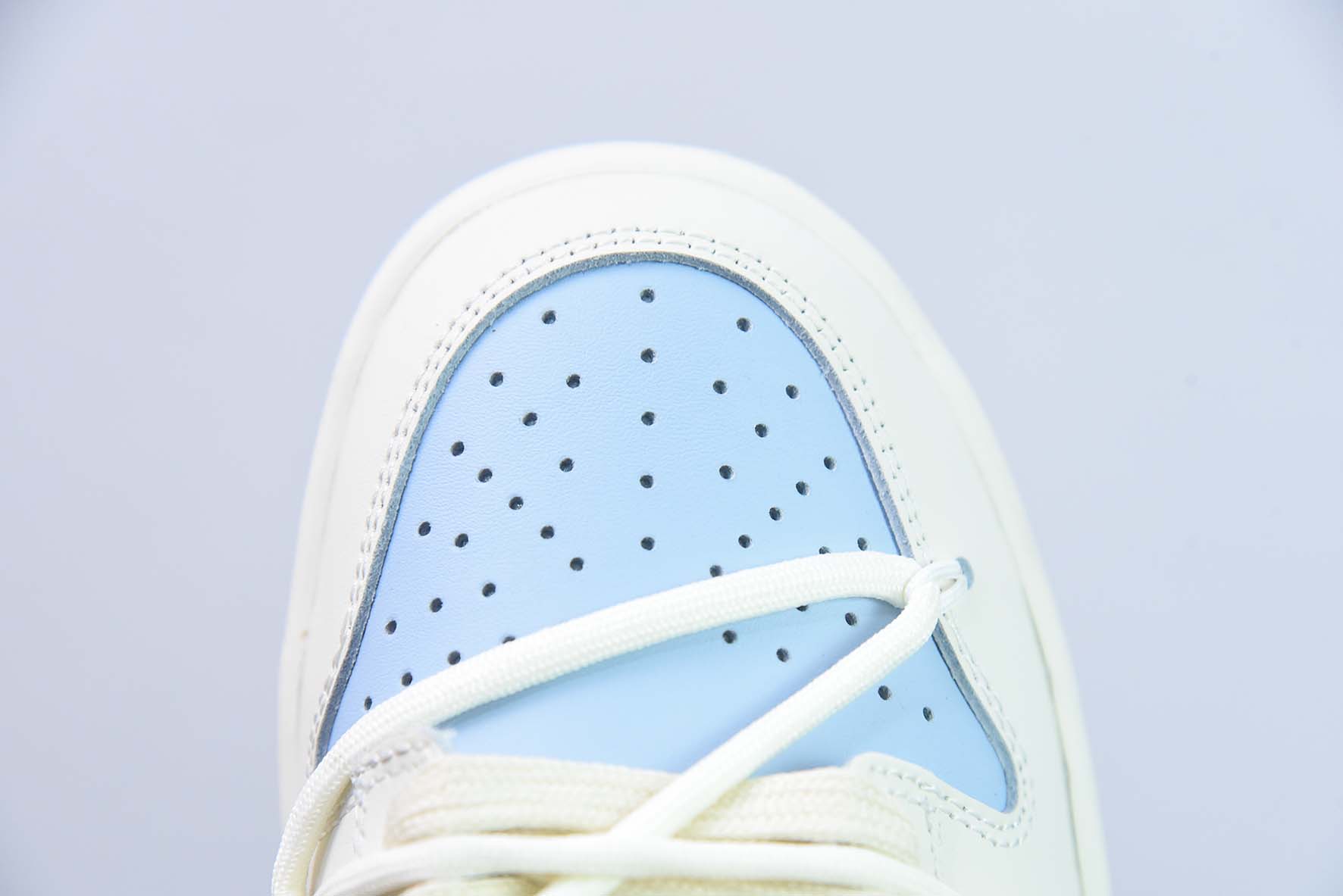 Nike Dunk Low SB 低帮滑板鞋/牛奶白蓝 绑带 定制版